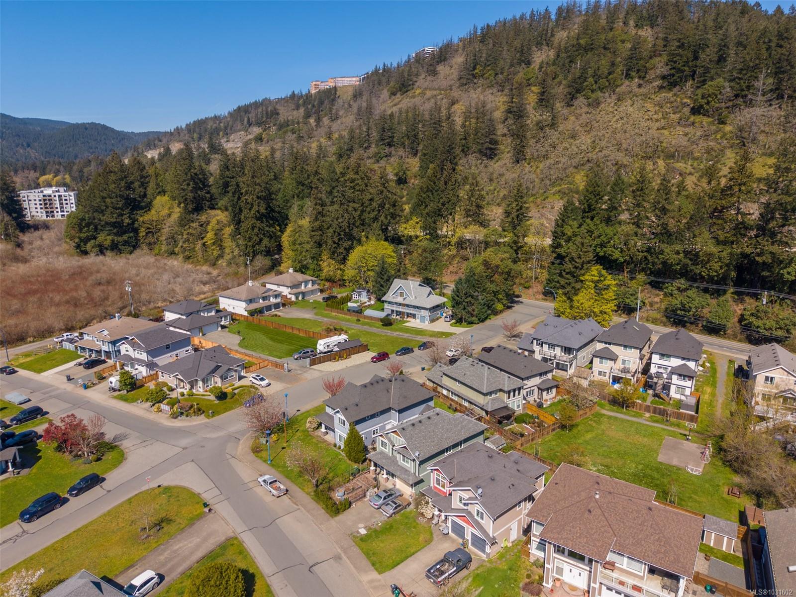 2798 Lakeshore Pl