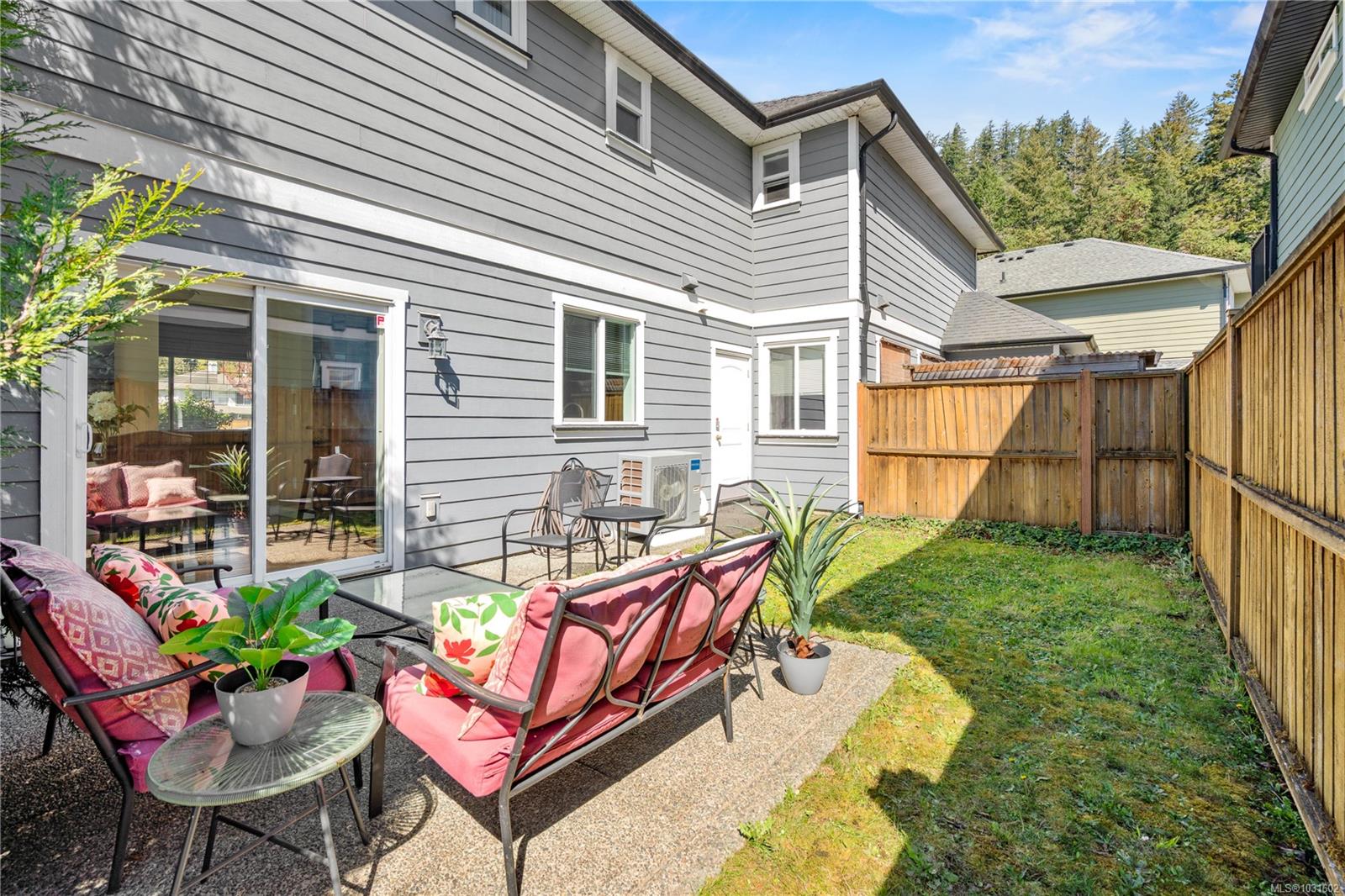 2798 Lakeshore Pl