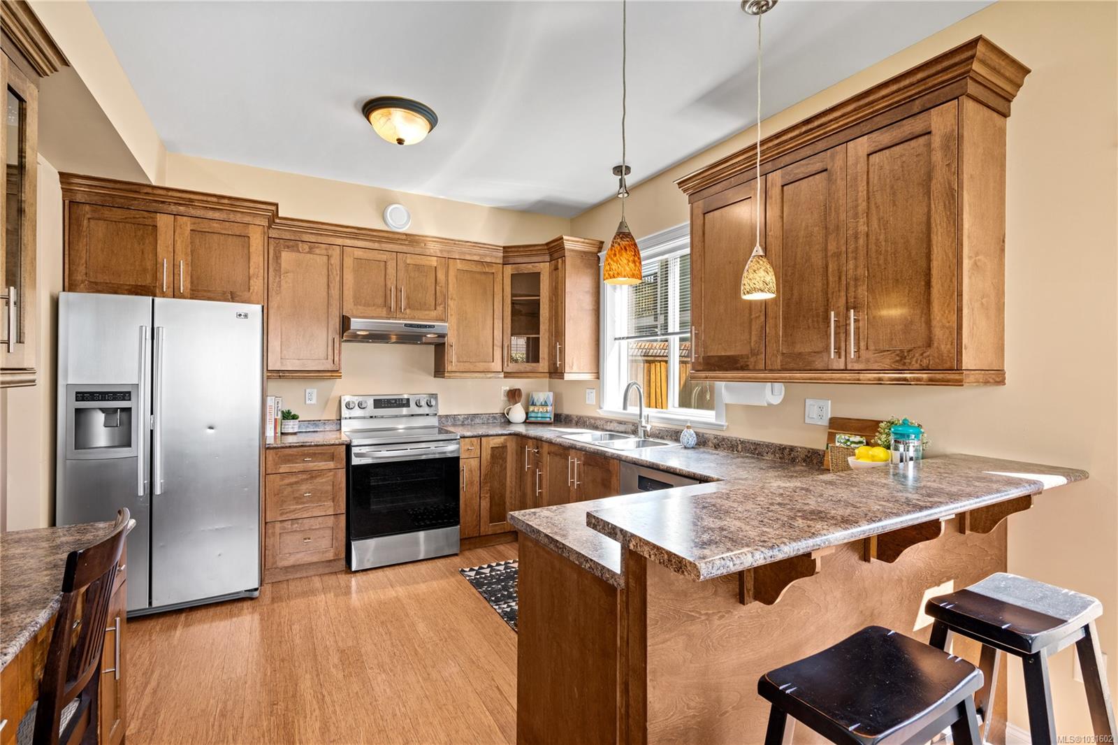 2798 Lakeshore Pl