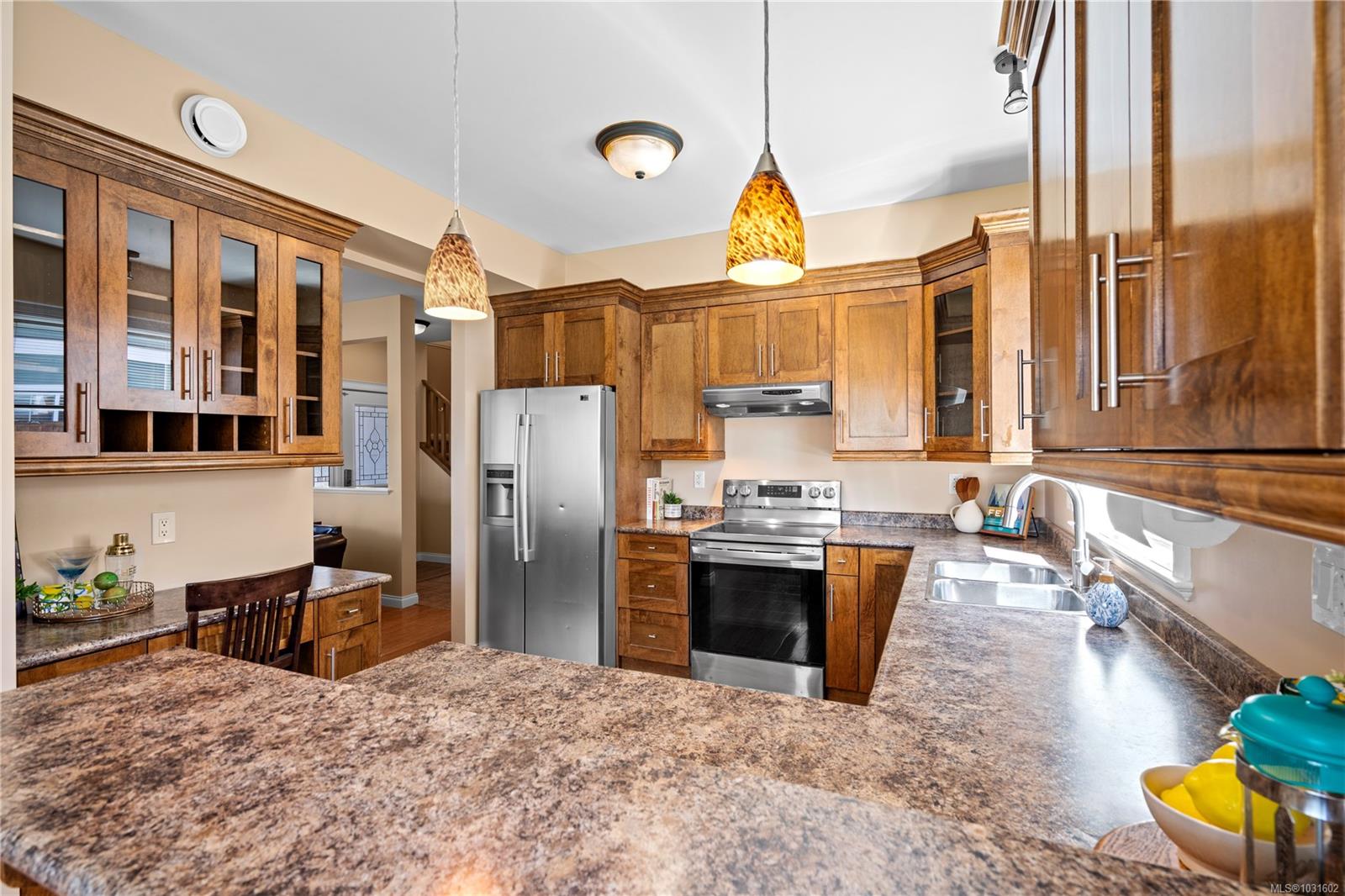 2798 Lakeshore Pl