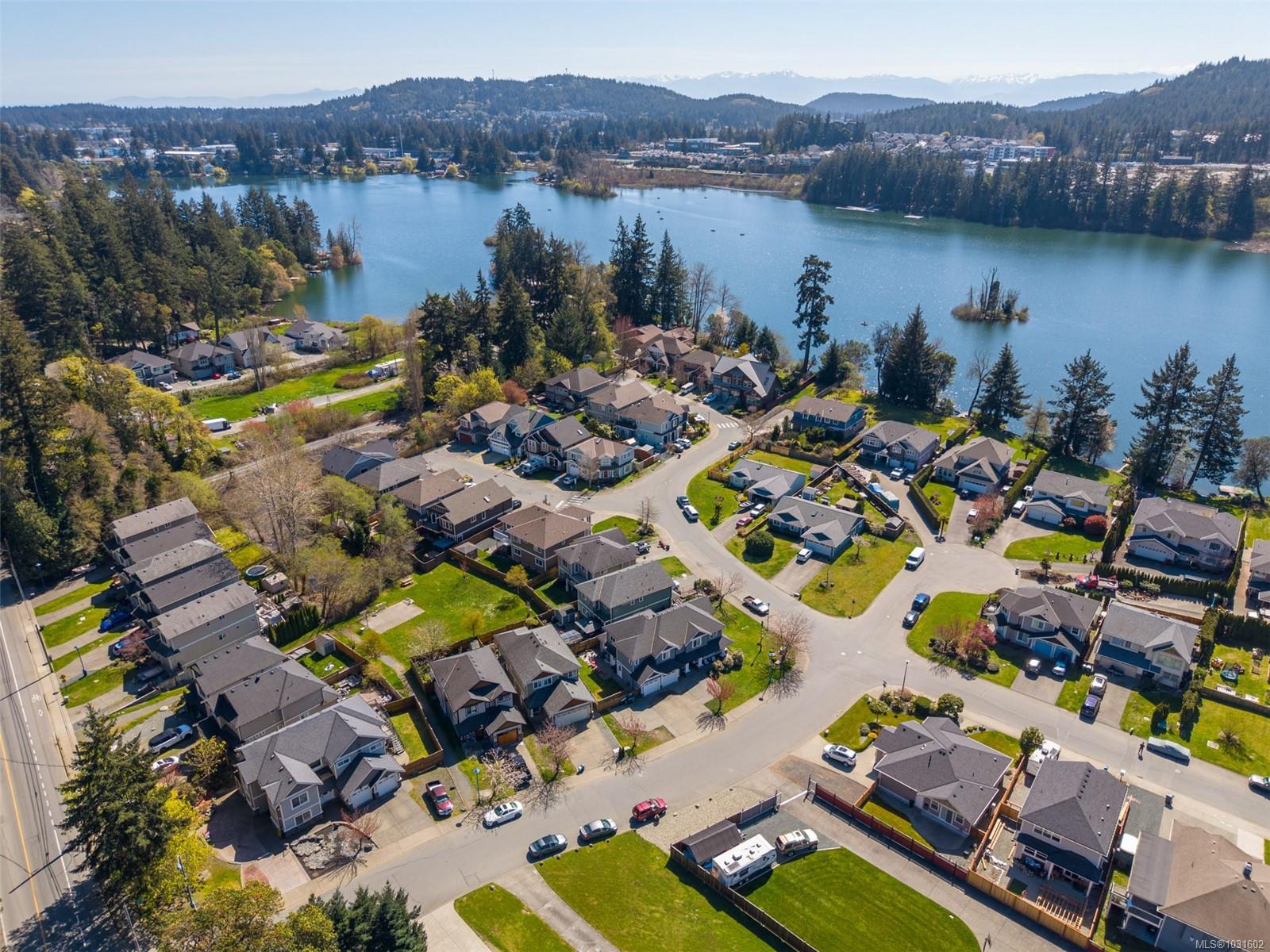 2798 Lakeshore Pl