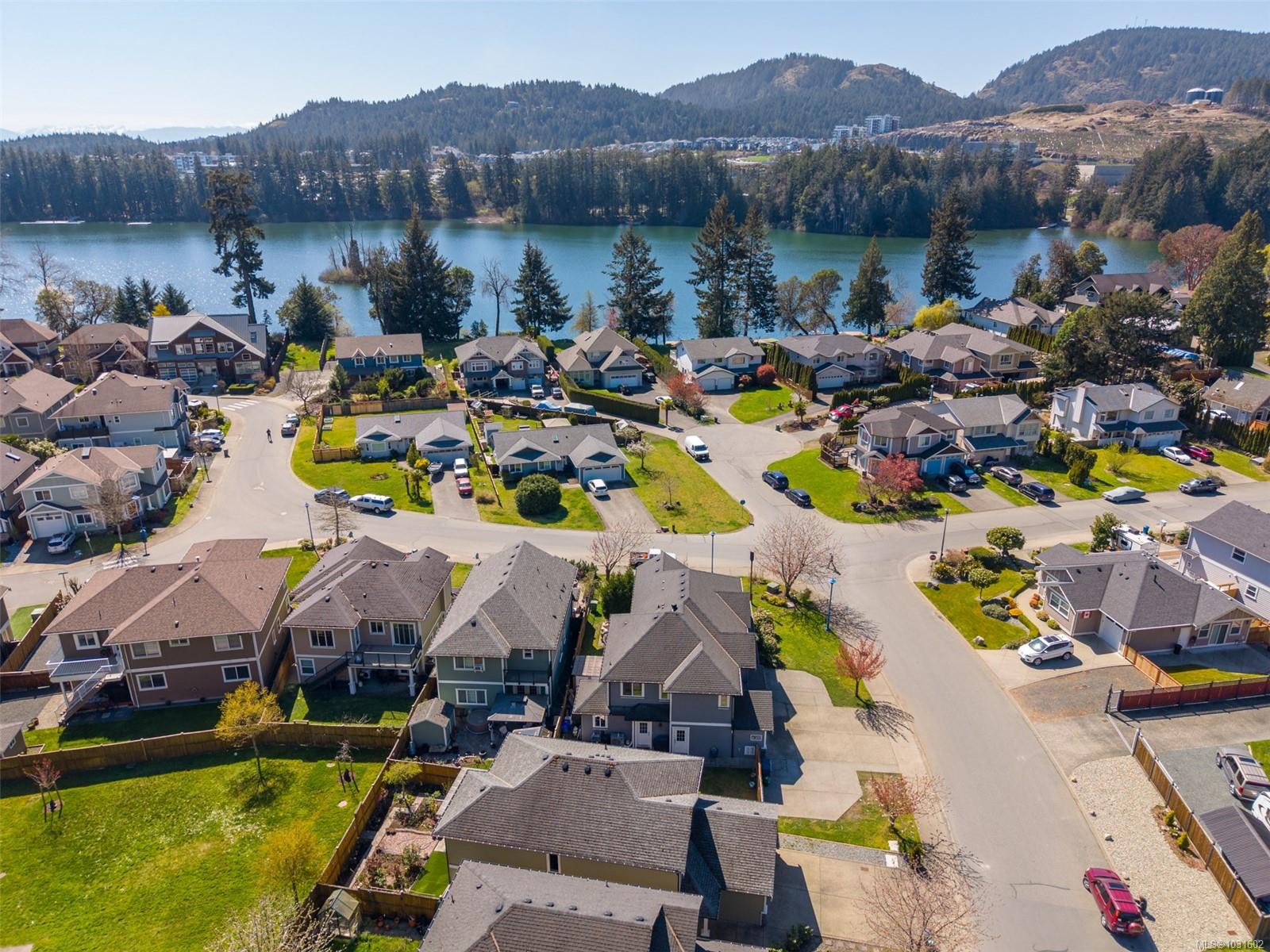 2798 Lakeshore Pl