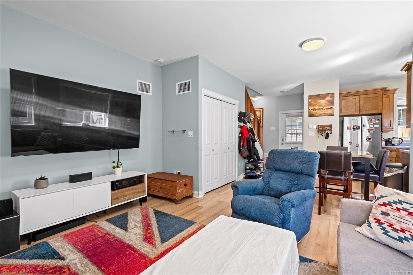 2798 Lakeshore Pl