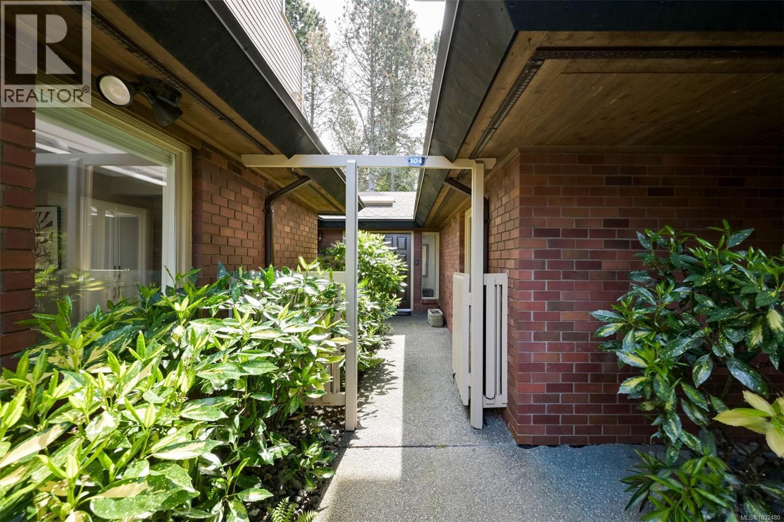 104 2345 Cedar Hill Cross Rd