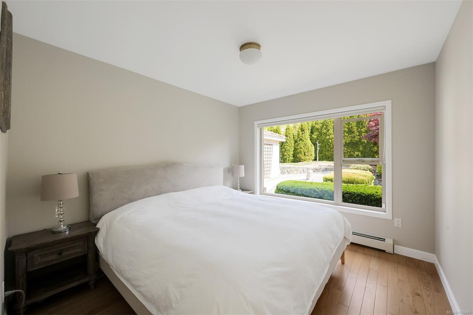 2770 Arbutus Rd