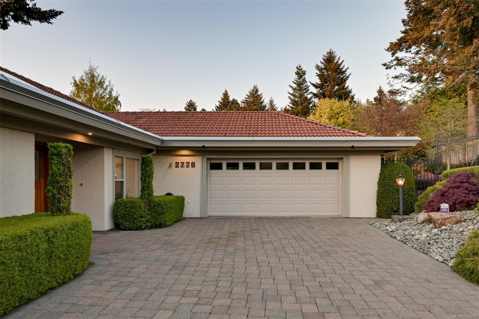 2770 Arbutus Rd