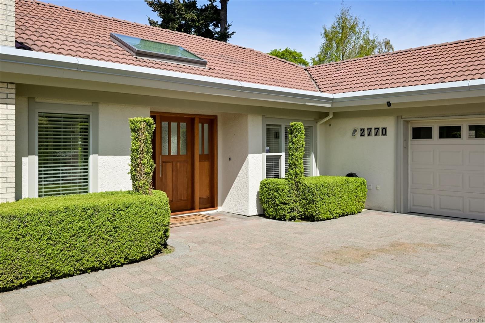2770 Arbutus Rd