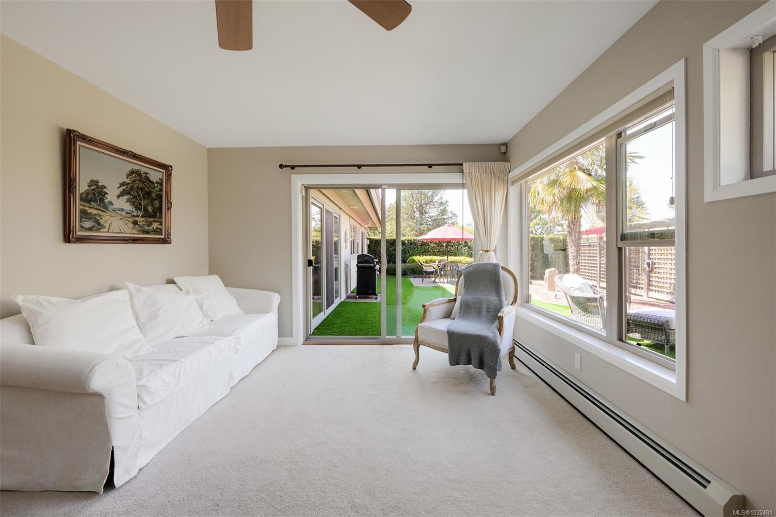 2770 Arbutus Rd
