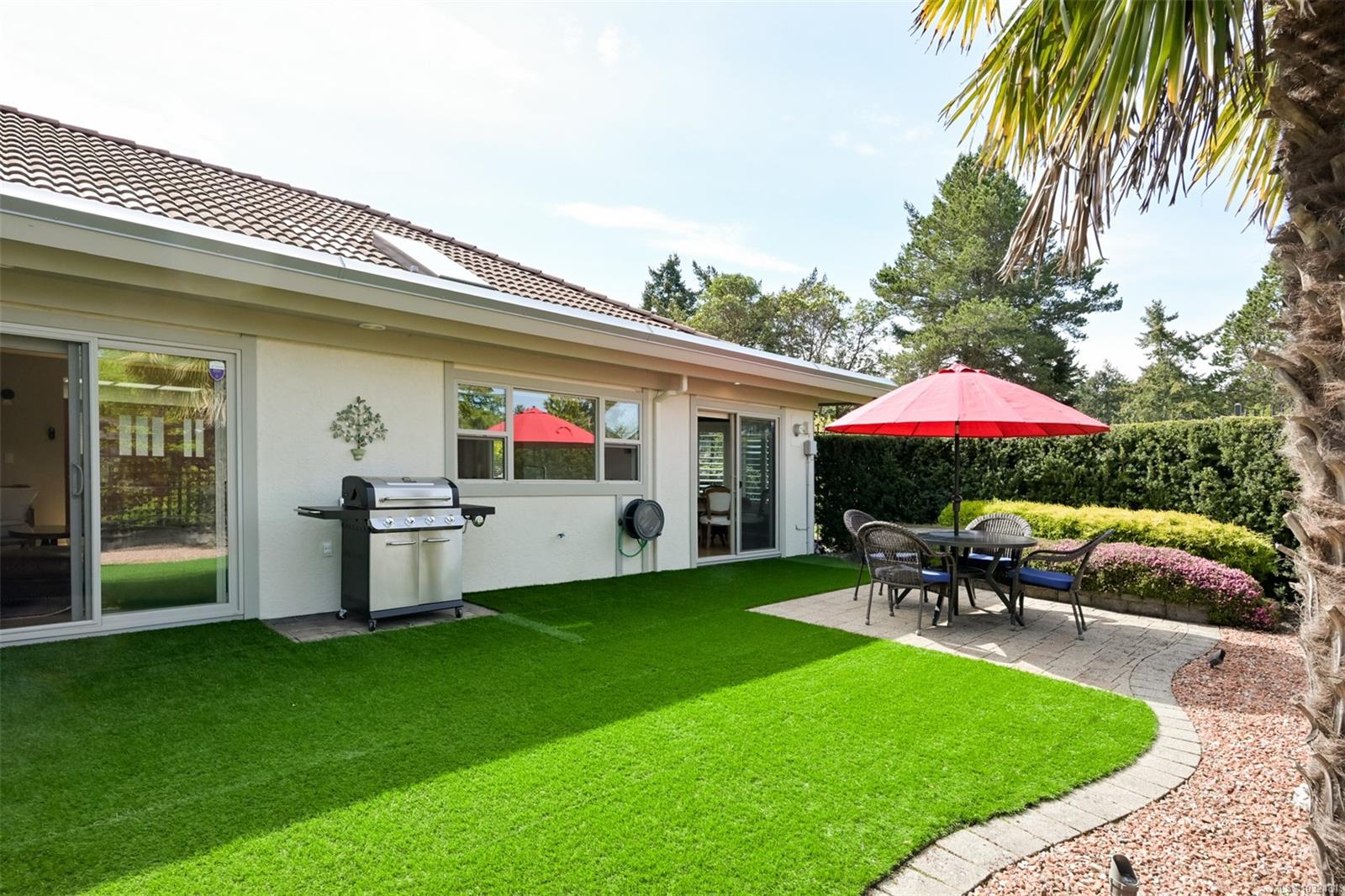 2770 Arbutus Rd