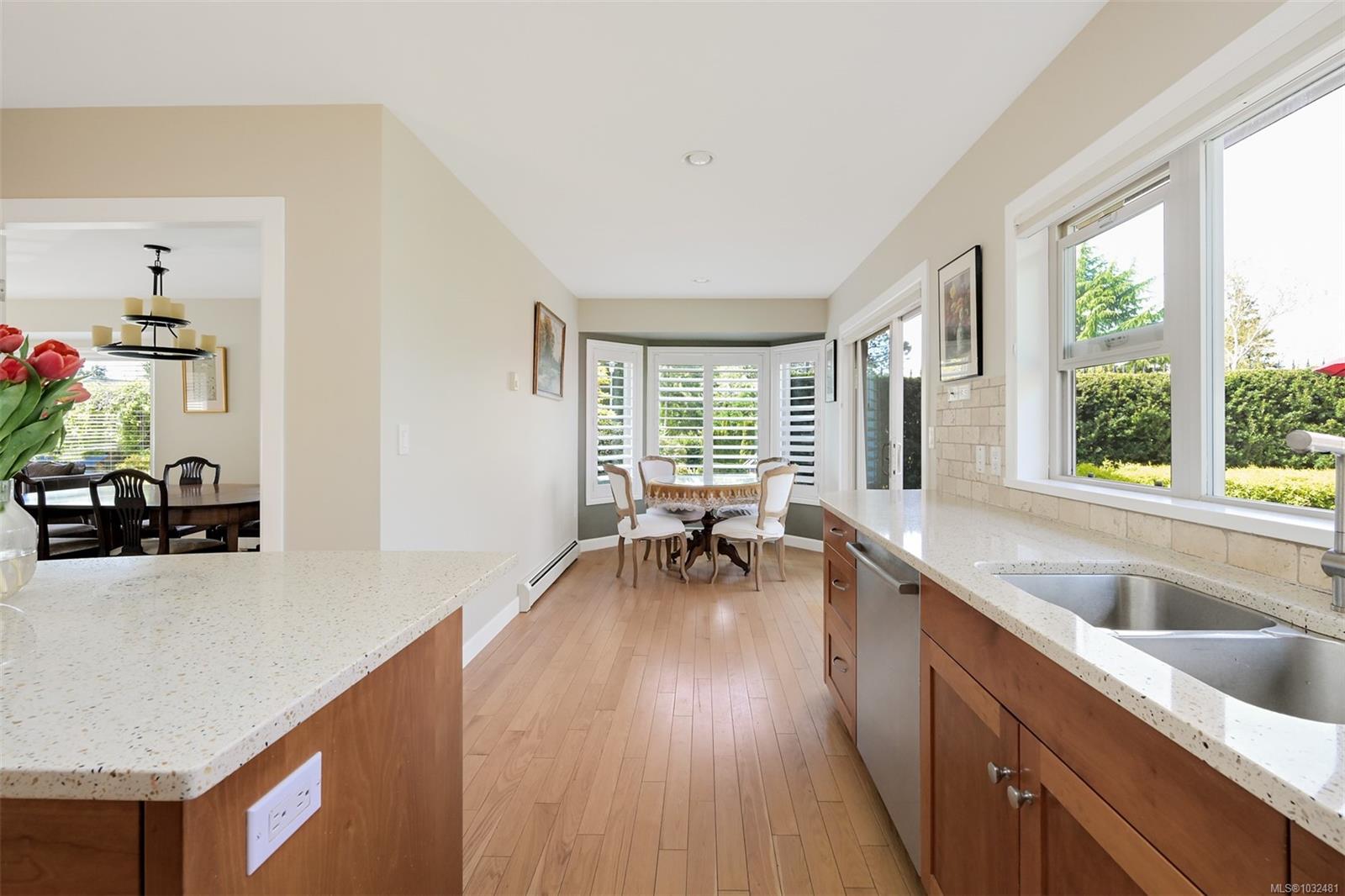 2770 Arbutus Rd