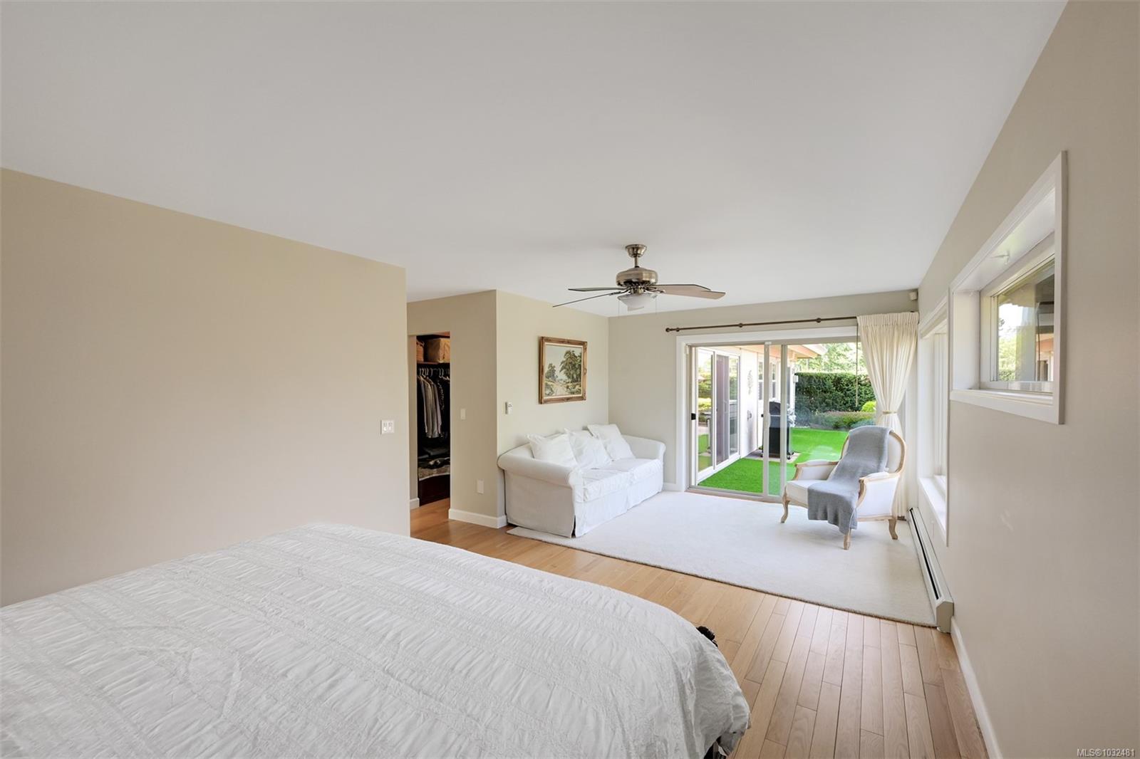 2770 Arbutus Rd