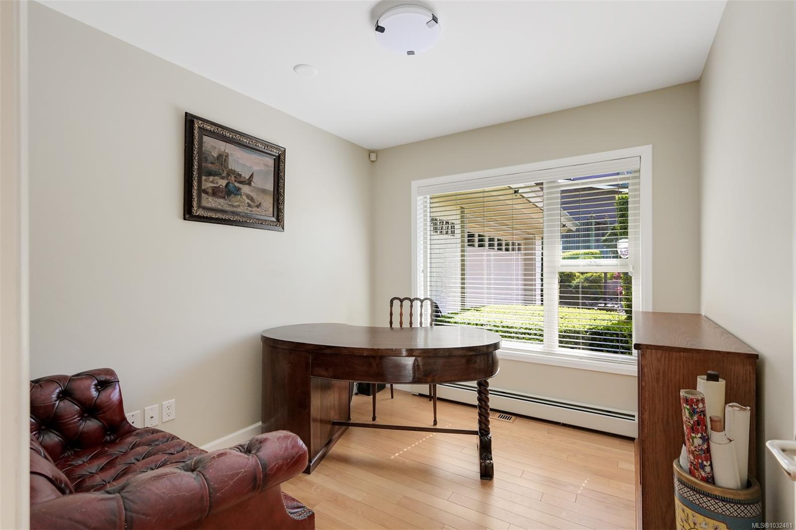 2770 Arbutus Rd