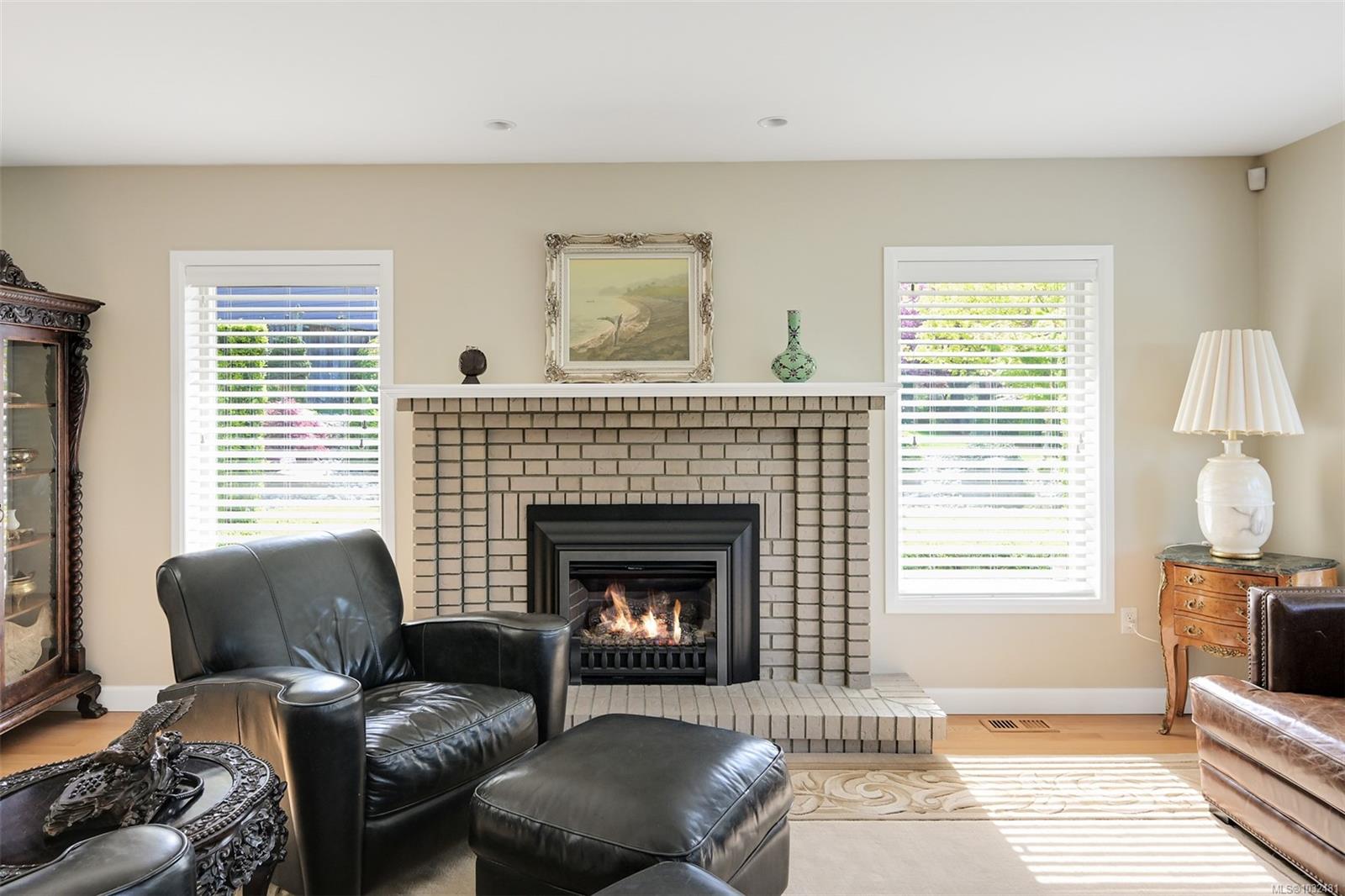 2770 Arbutus Rd