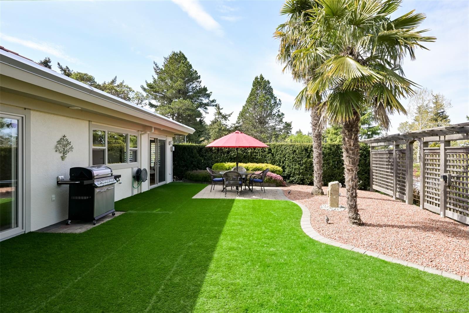 2770 Arbutus Rd