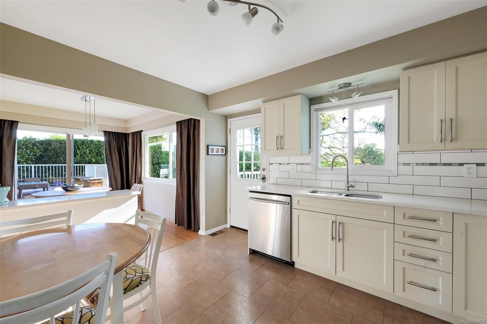 6635 Buena Vista Rd