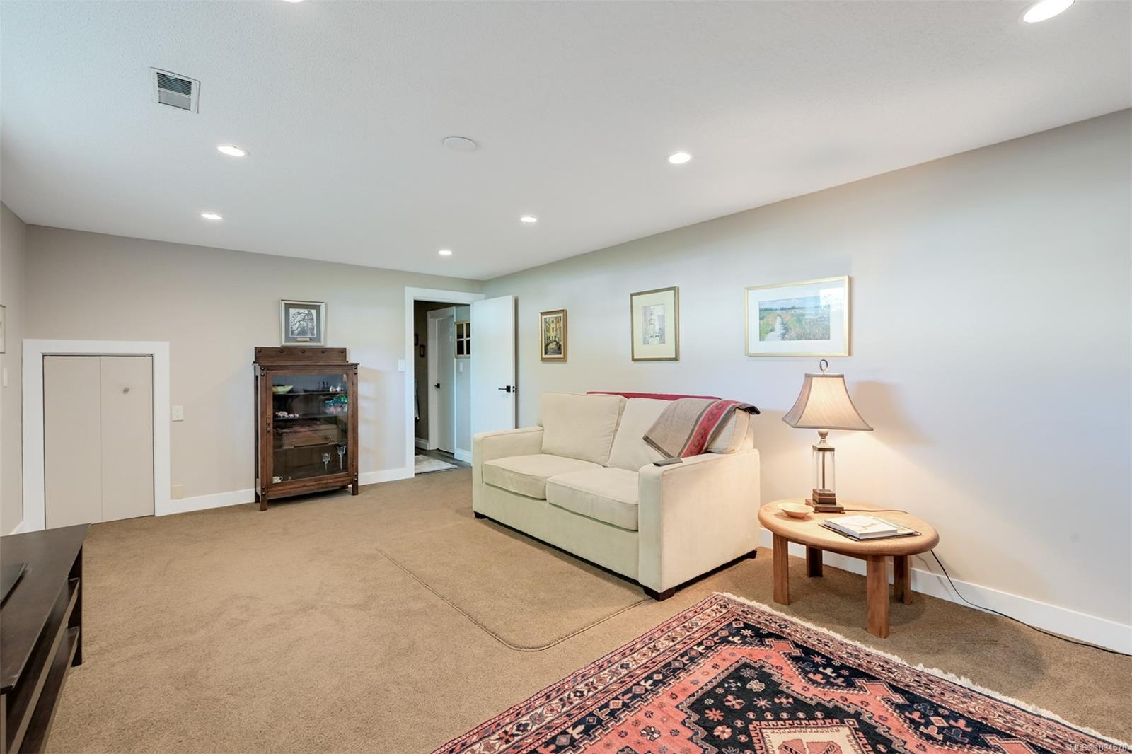 6635 Buena Vista Rd