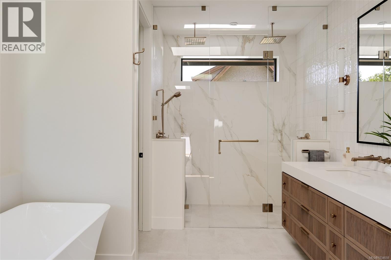 717 Robleda Cres
