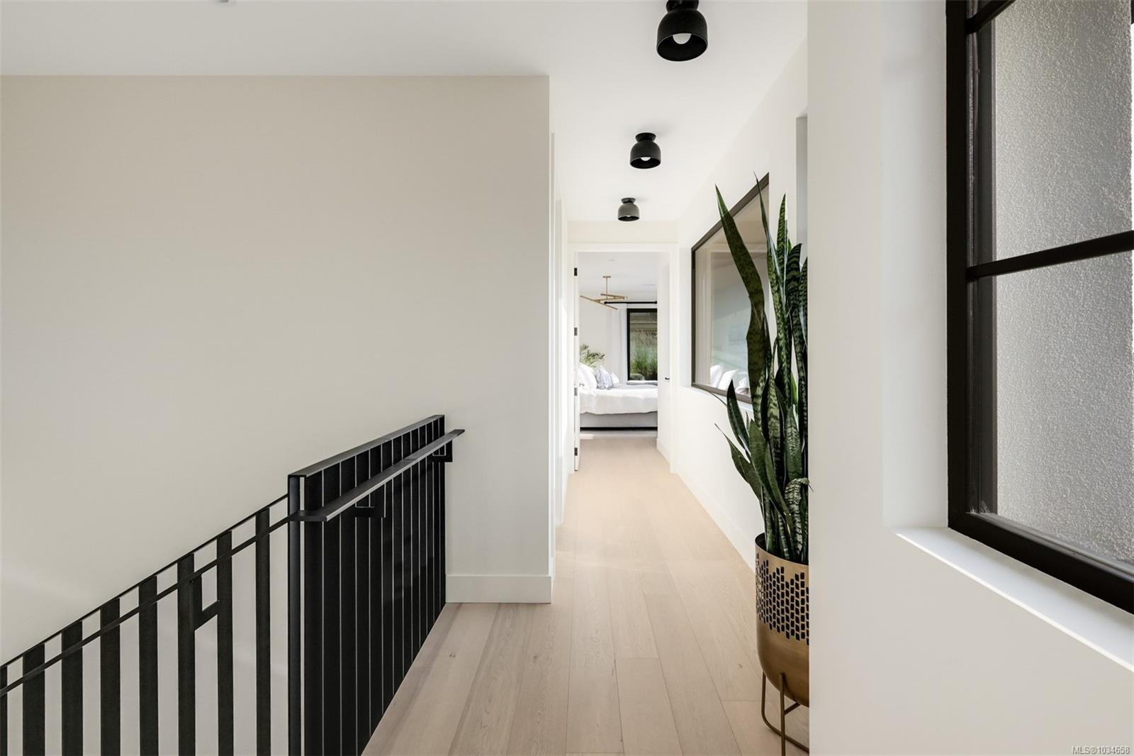 717 Robleda Cres
