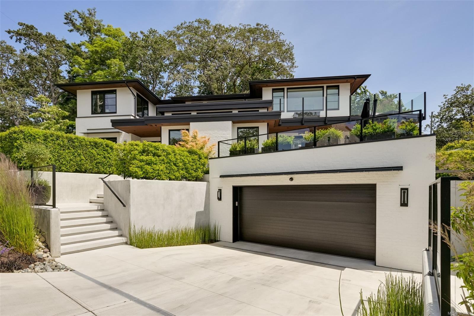 717 Robleda Cres