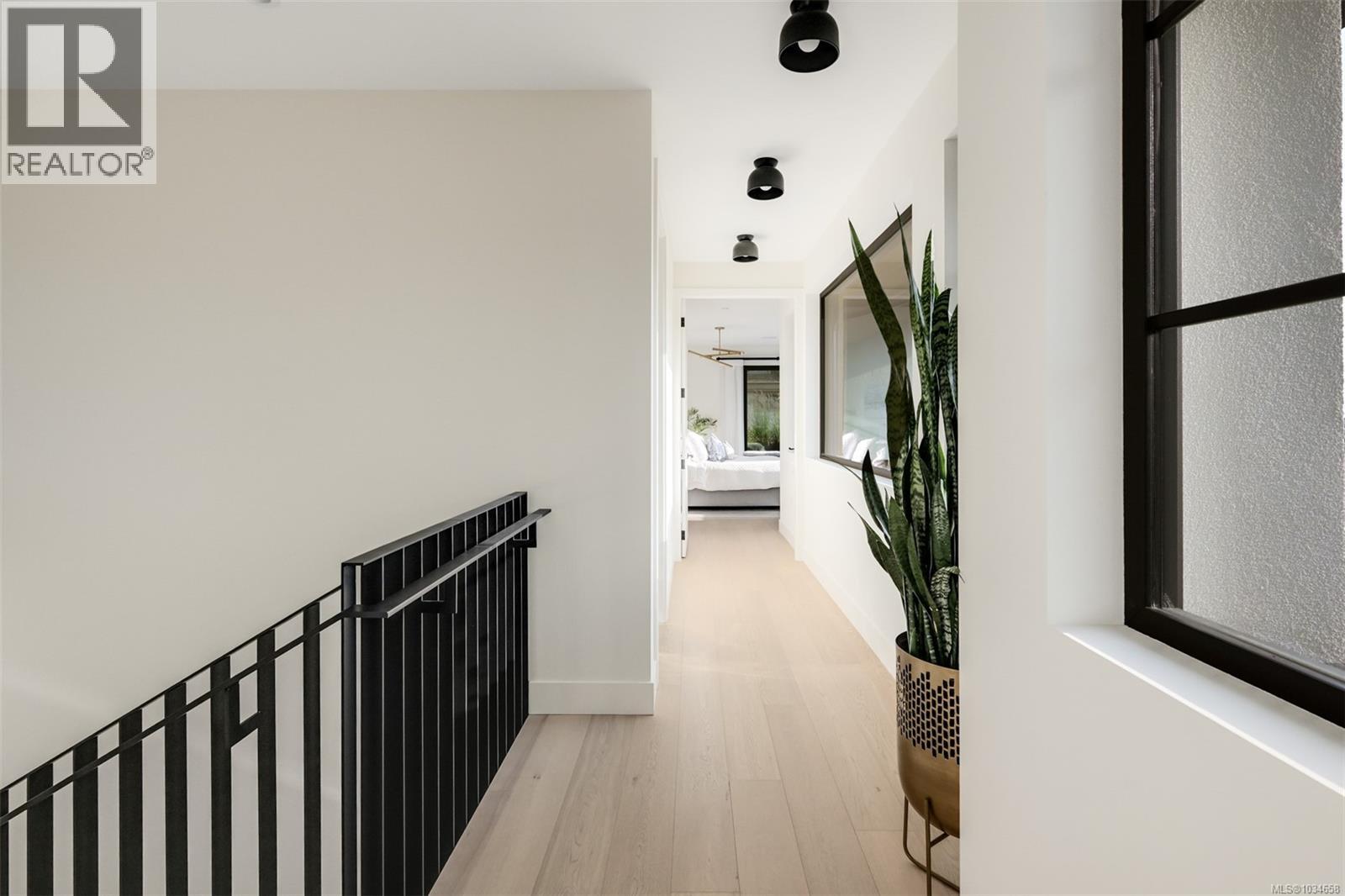 717 Robleda Cres