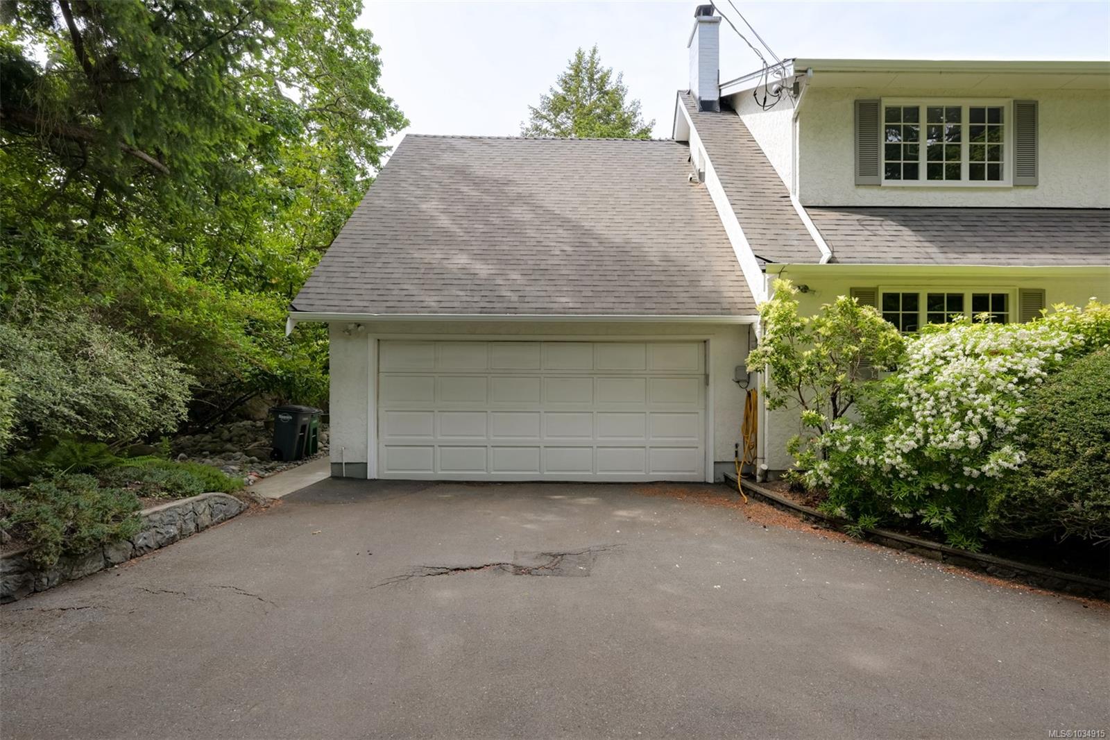 2861 Tudor Ave