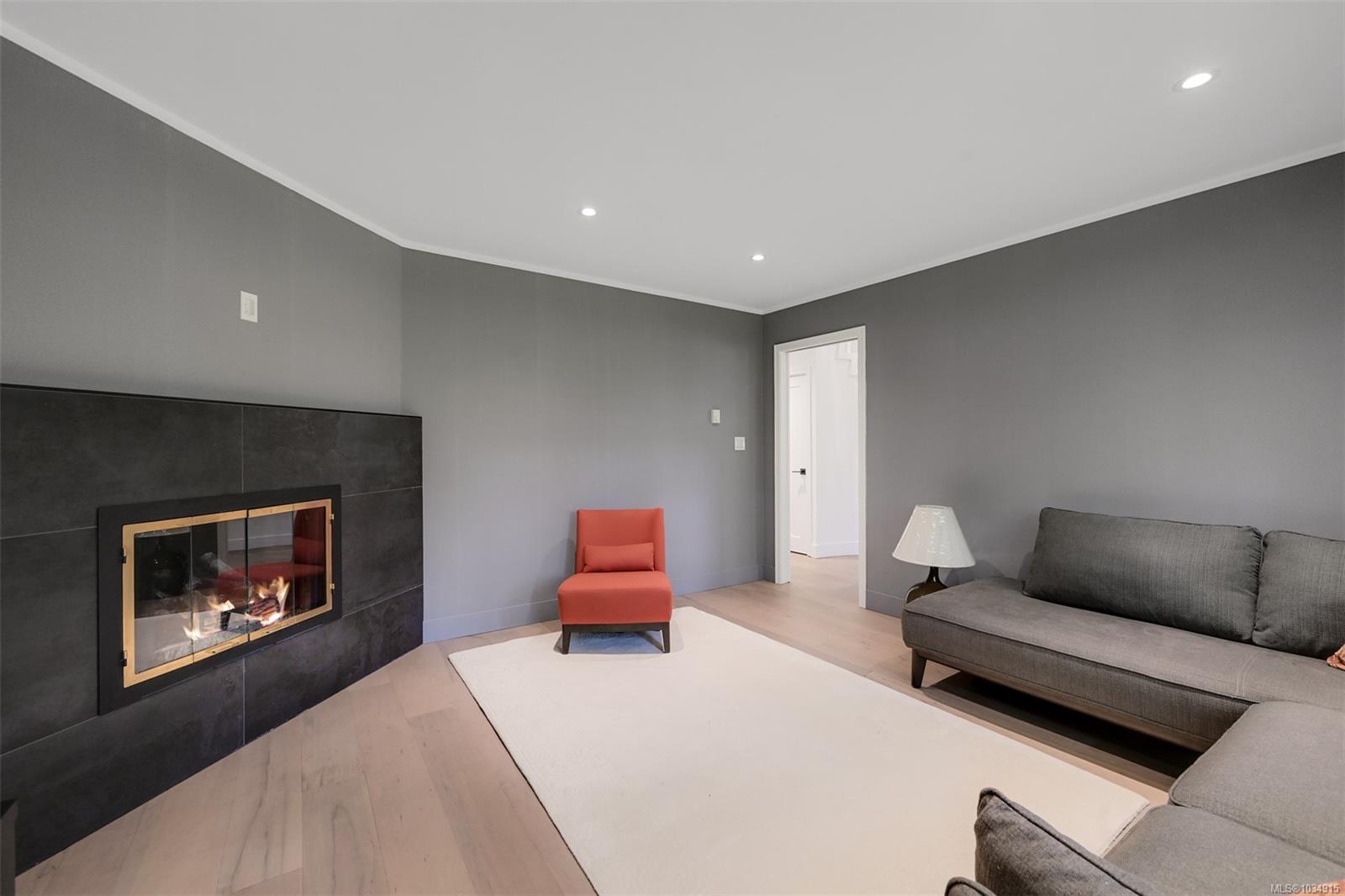 2861 Tudor Ave