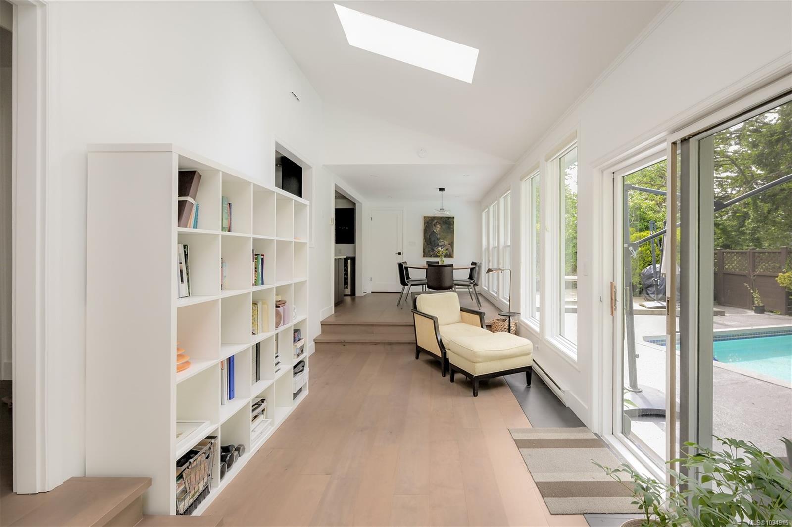 2861 Tudor Ave