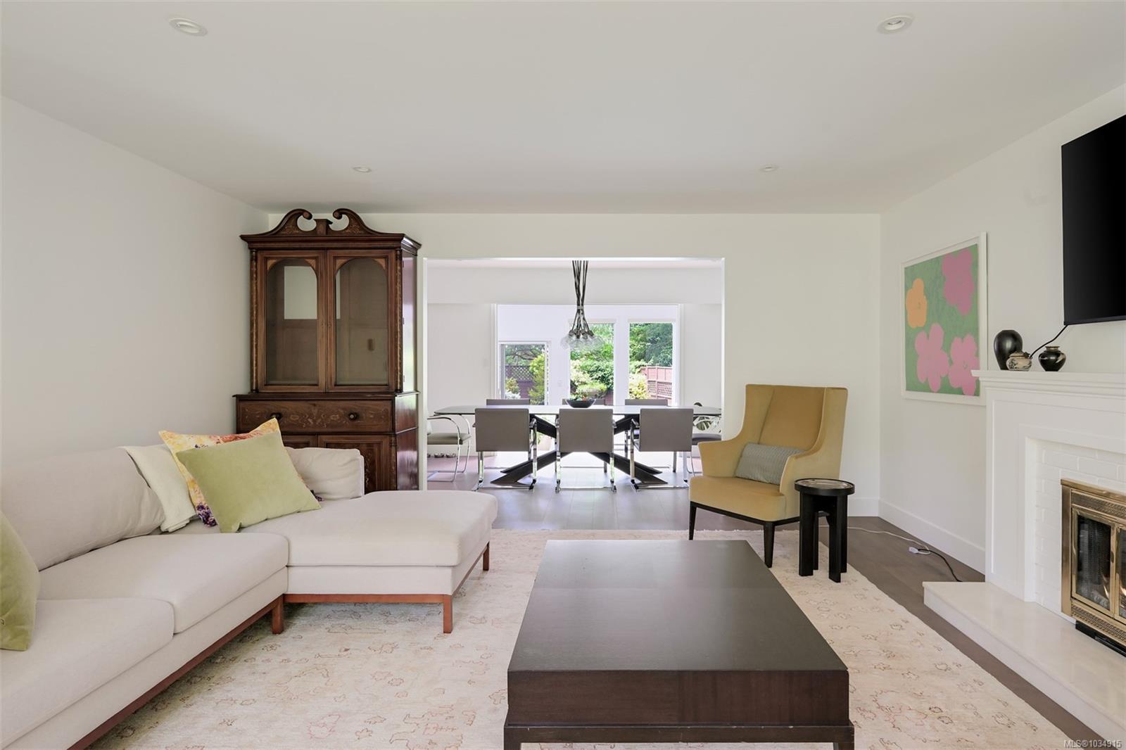 2861 Tudor Ave