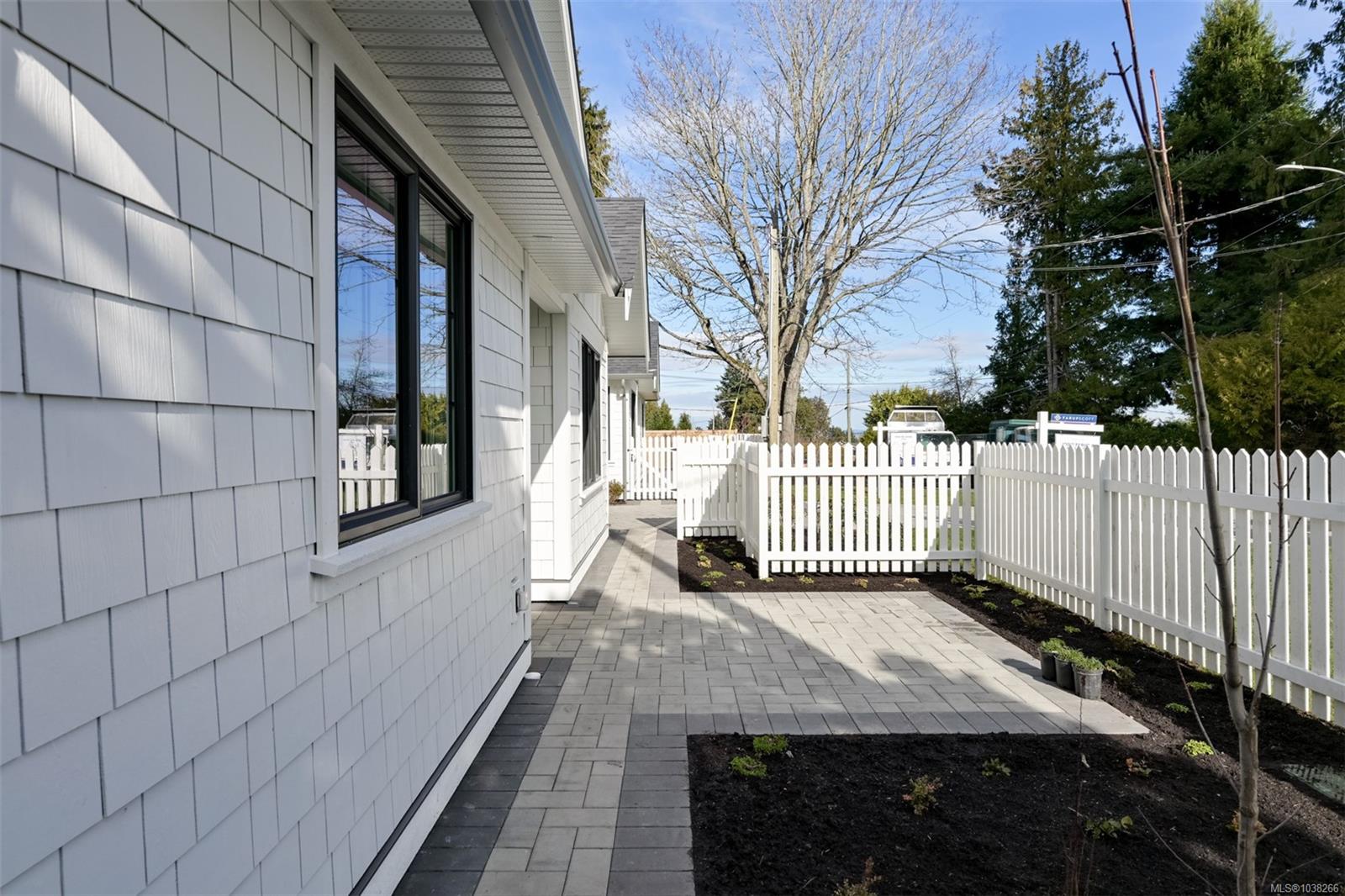 1-5032 Wesley Rd Unit: #1