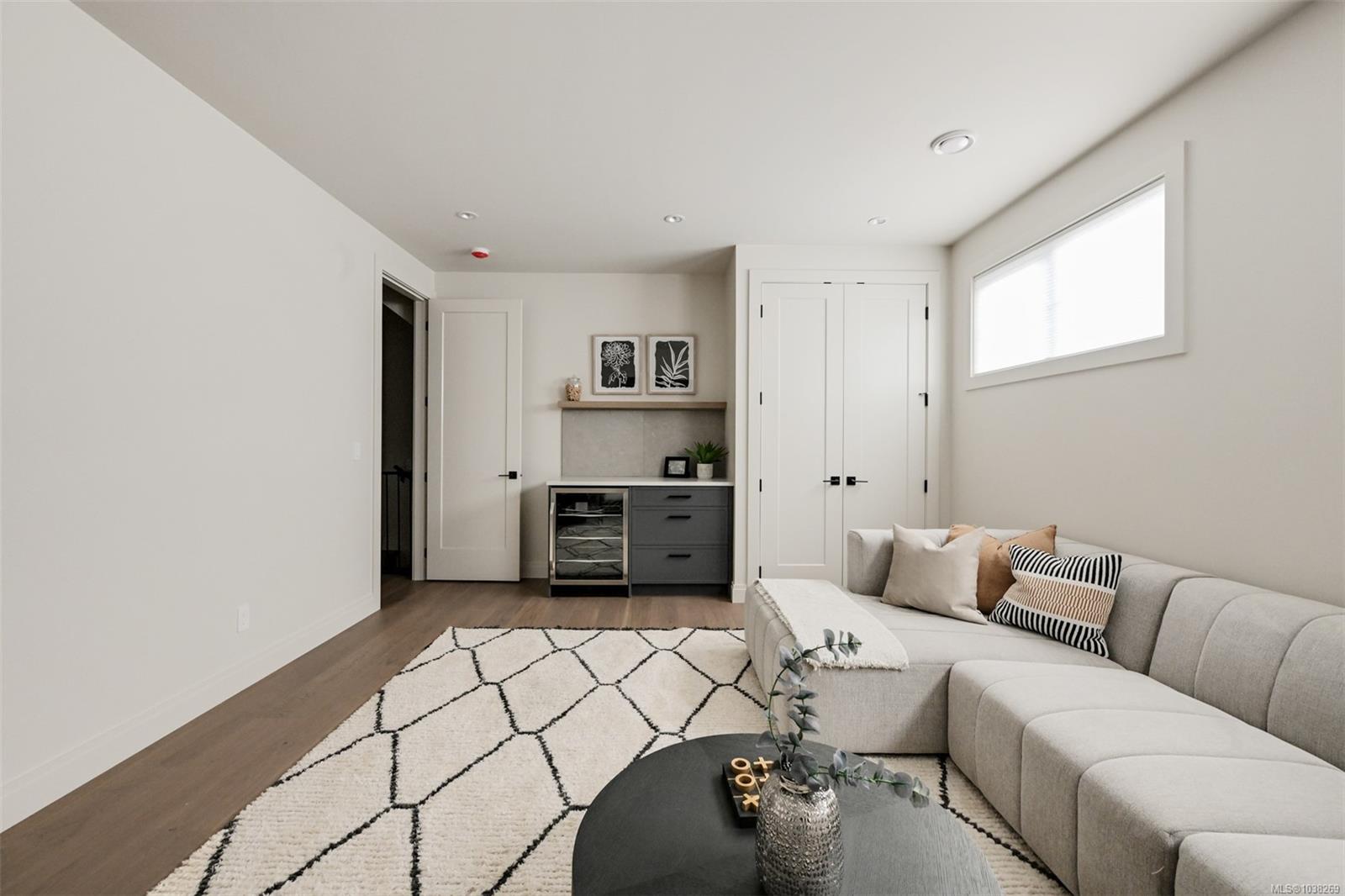 3-5032 Wesley Rd Unit: #3