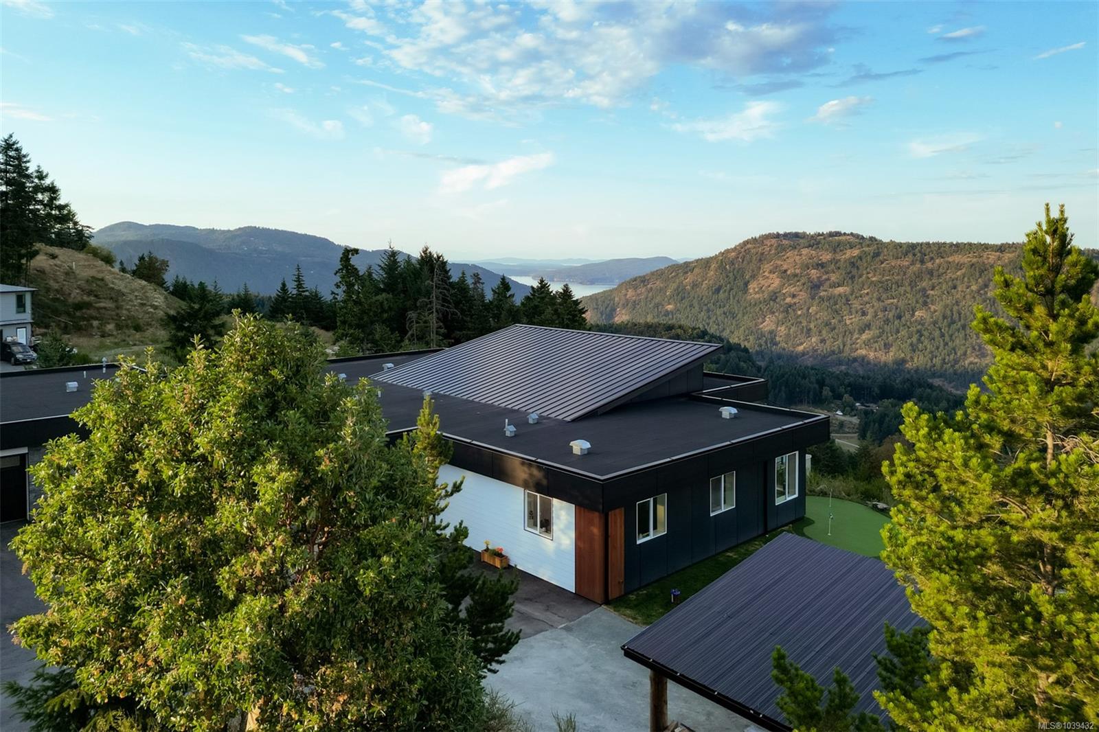 3979 Goldstream Heights Dr
