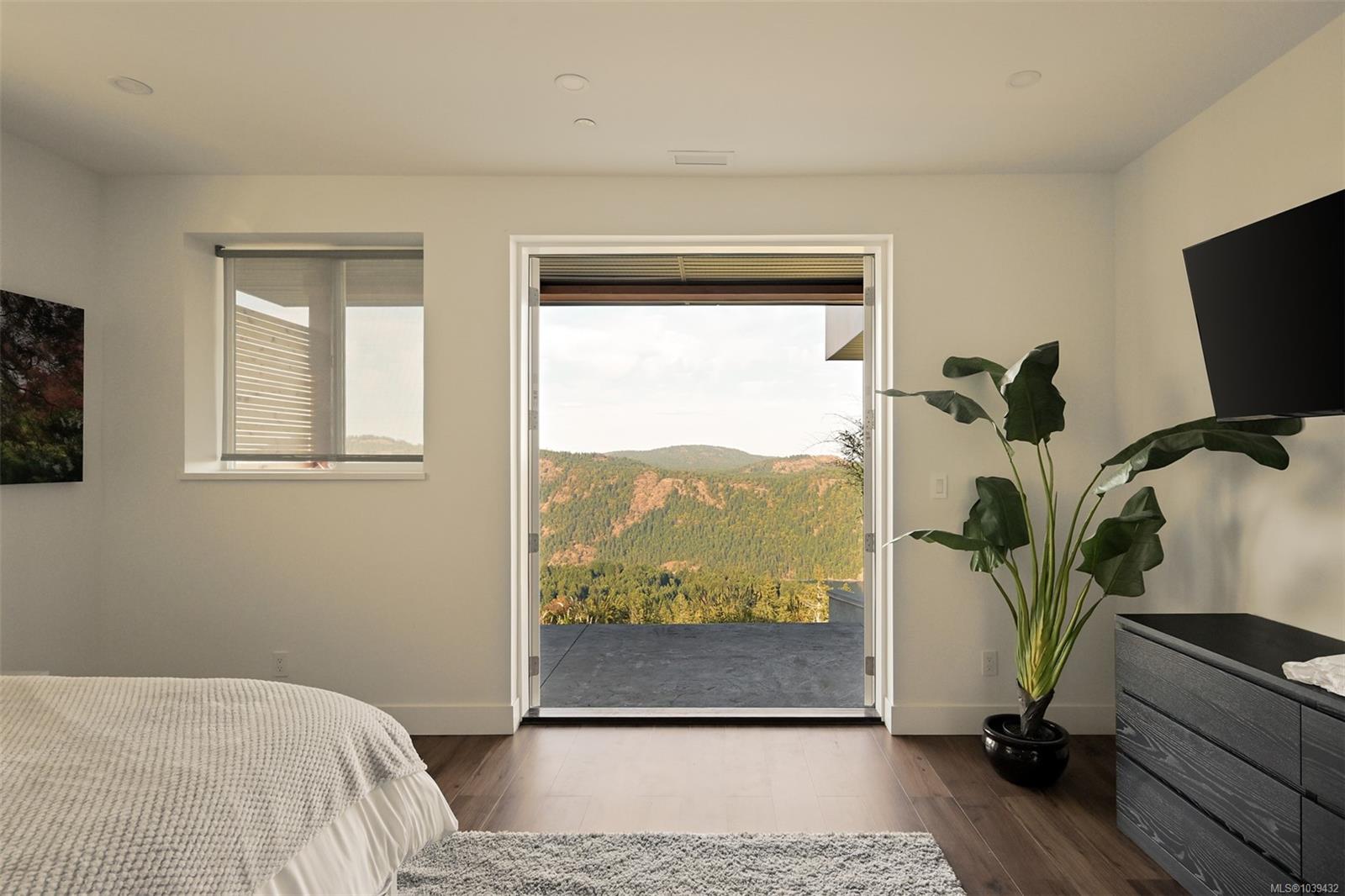 3979 Goldstream Heights Dr