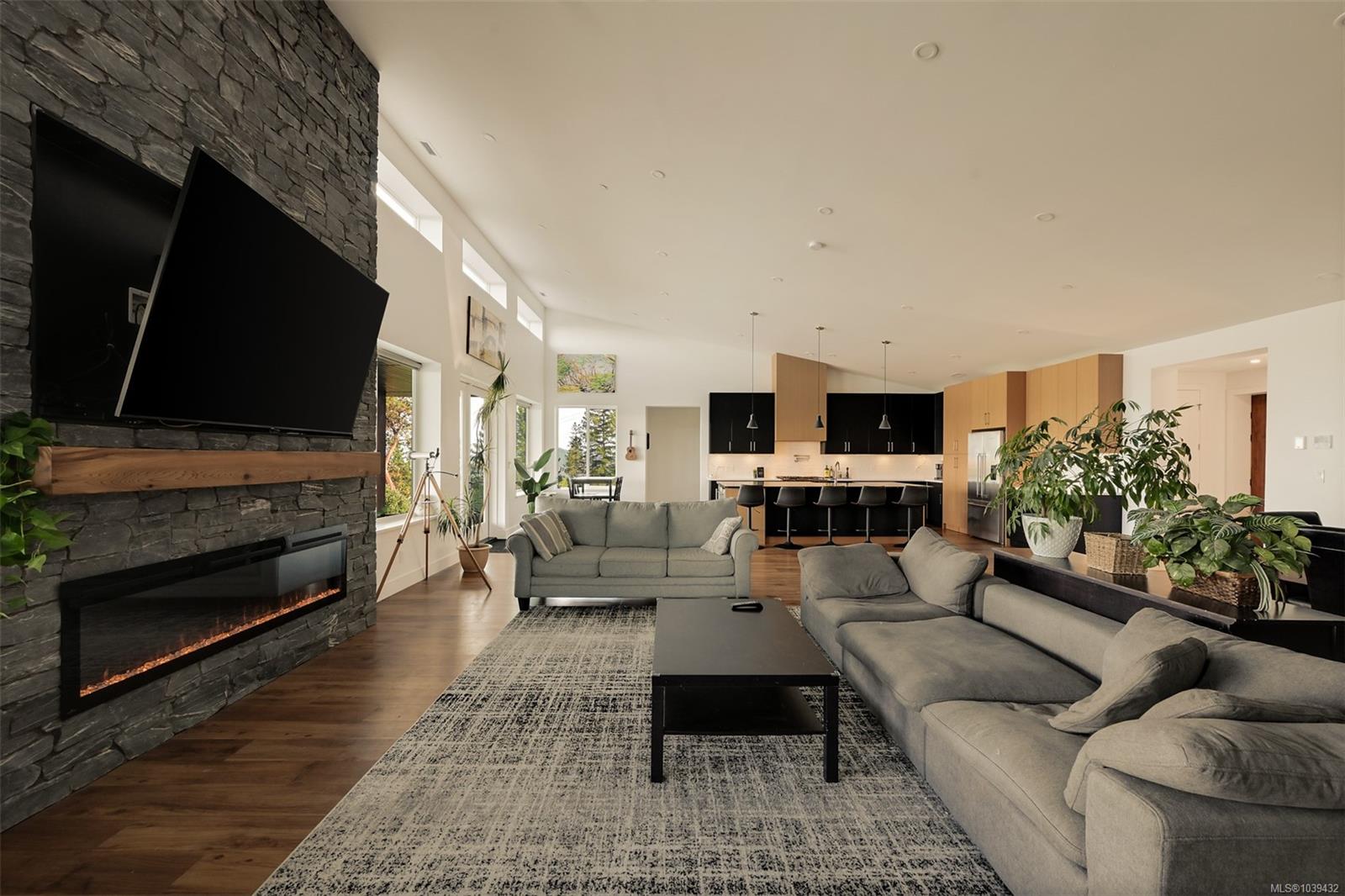 3979 Goldstream Heights Dr