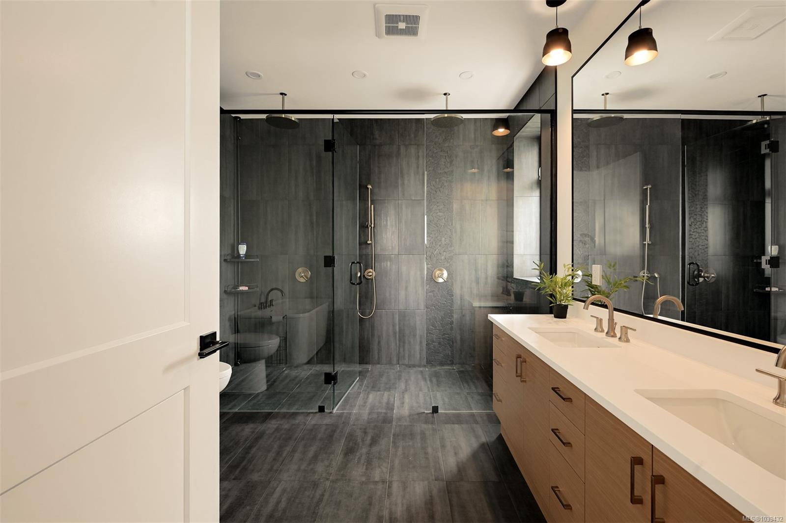 3979 Goldstream Heights Dr