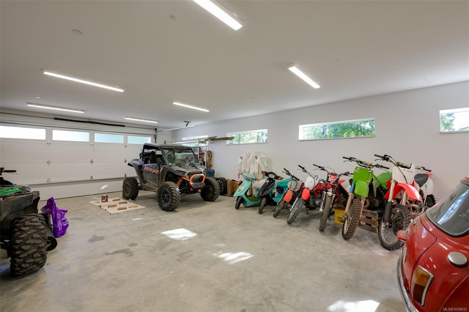 3979 Goldstream Heights Dr