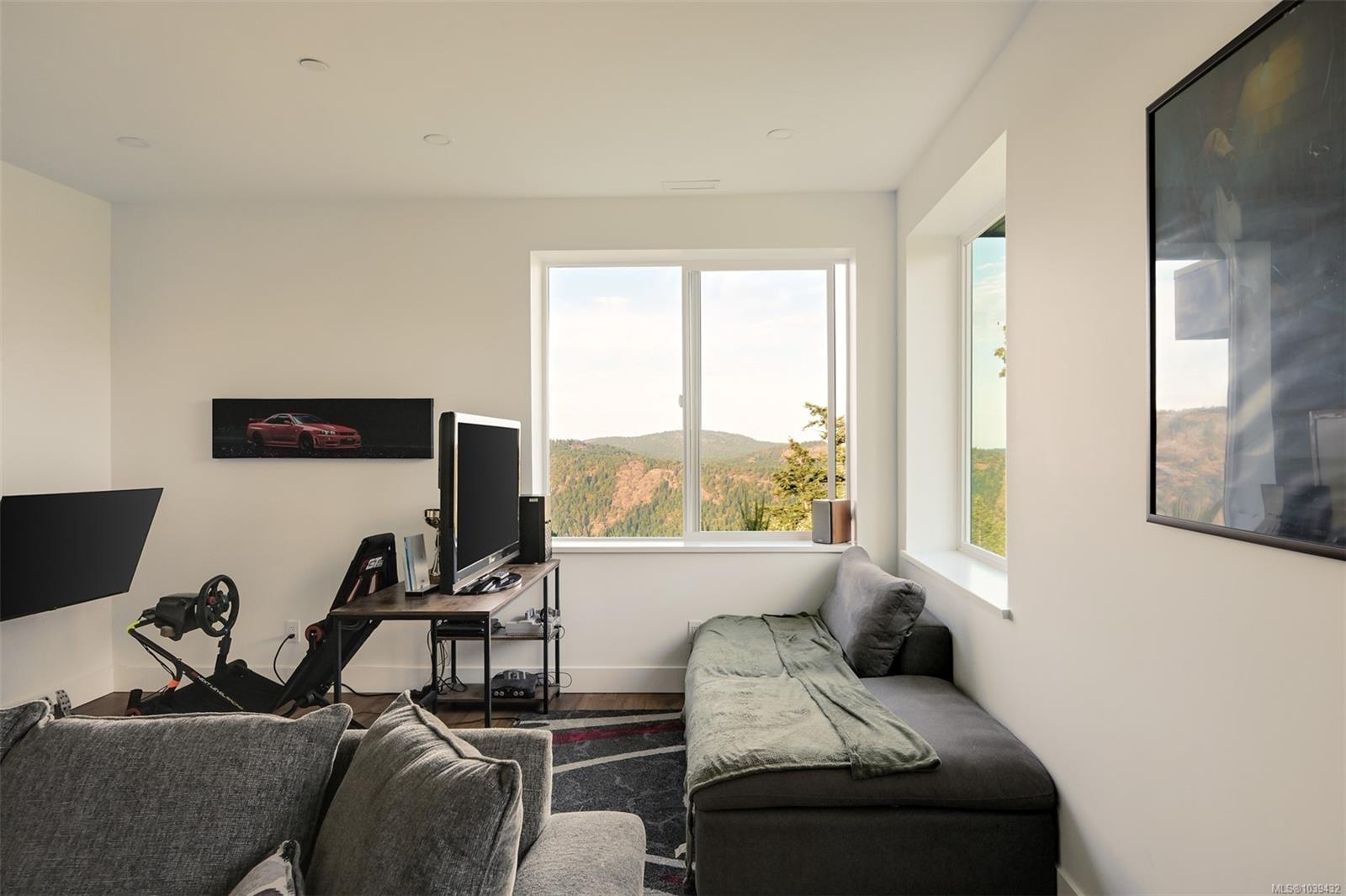 3979 Goldstream Heights Dr