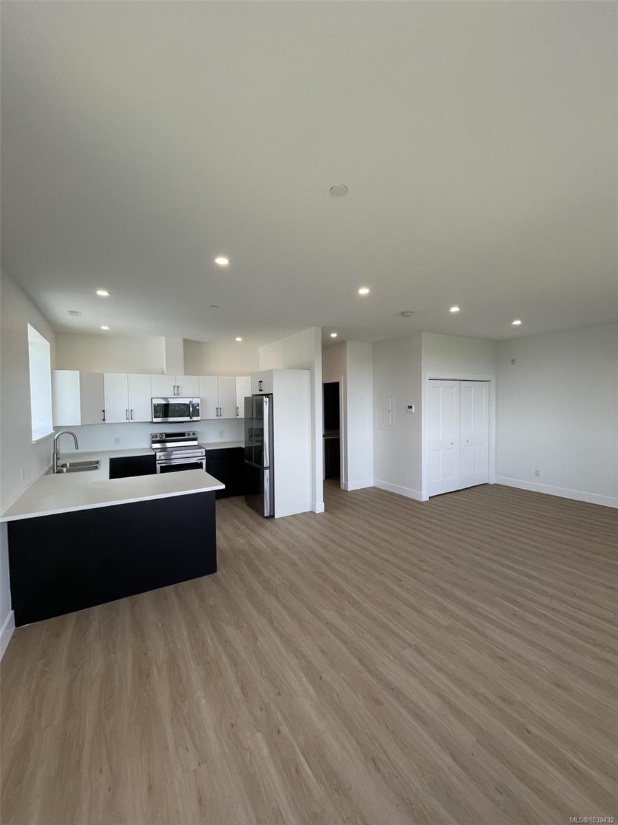 3979 Goldstream Heights Dr