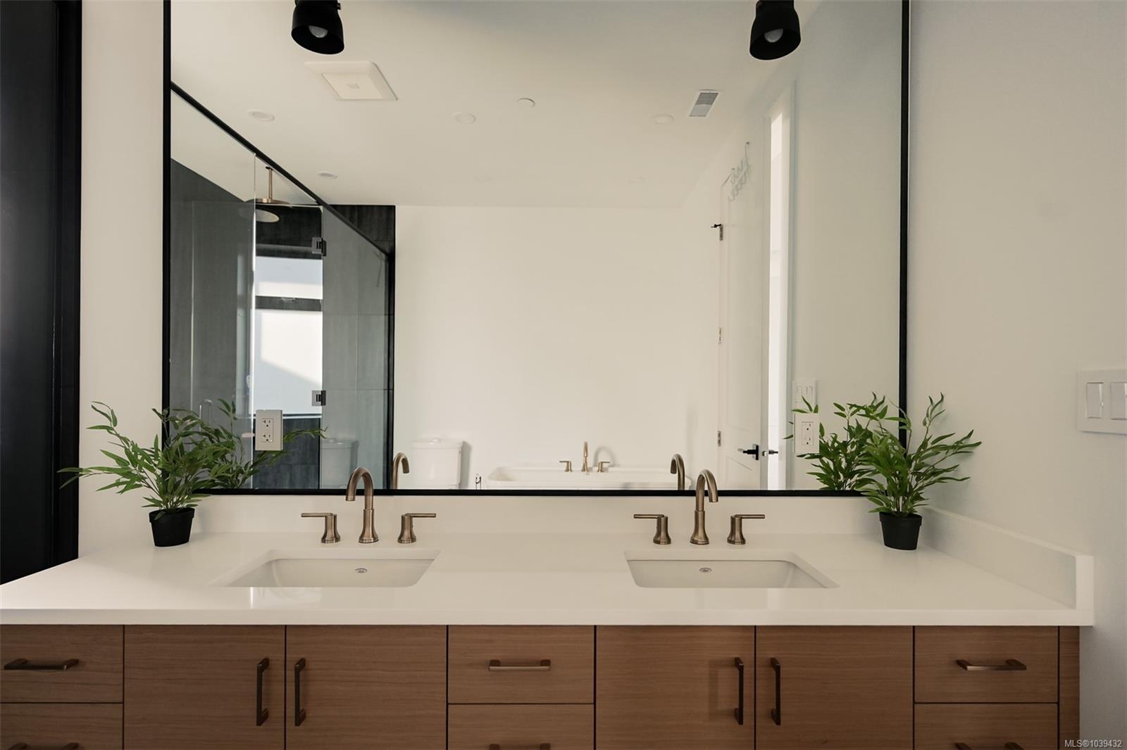 3979 Goldstream Heights Dr