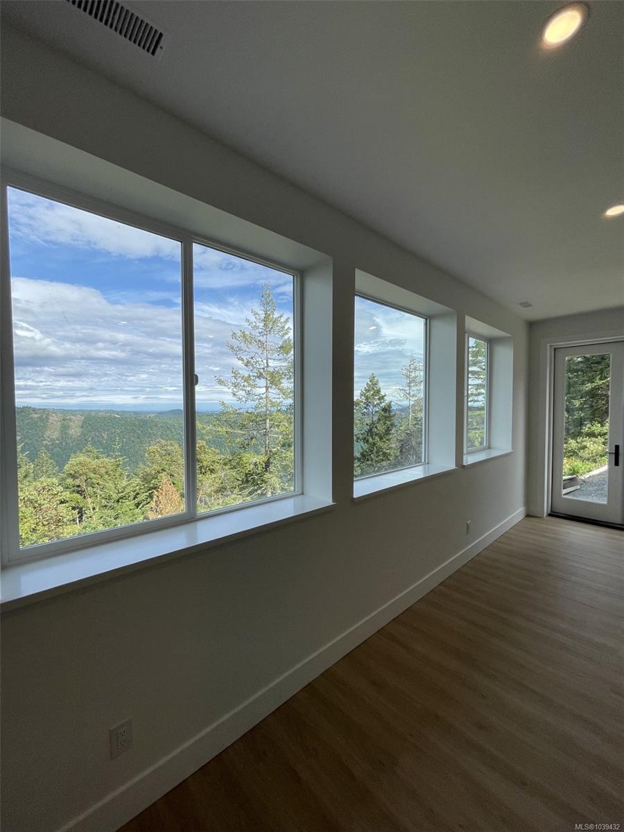 3979 Goldstream Heights Dr