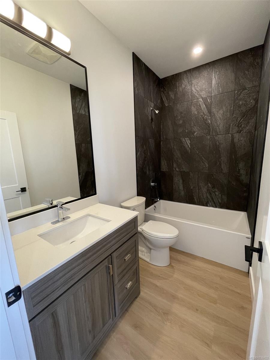 3979 Goldstream Heights Dr