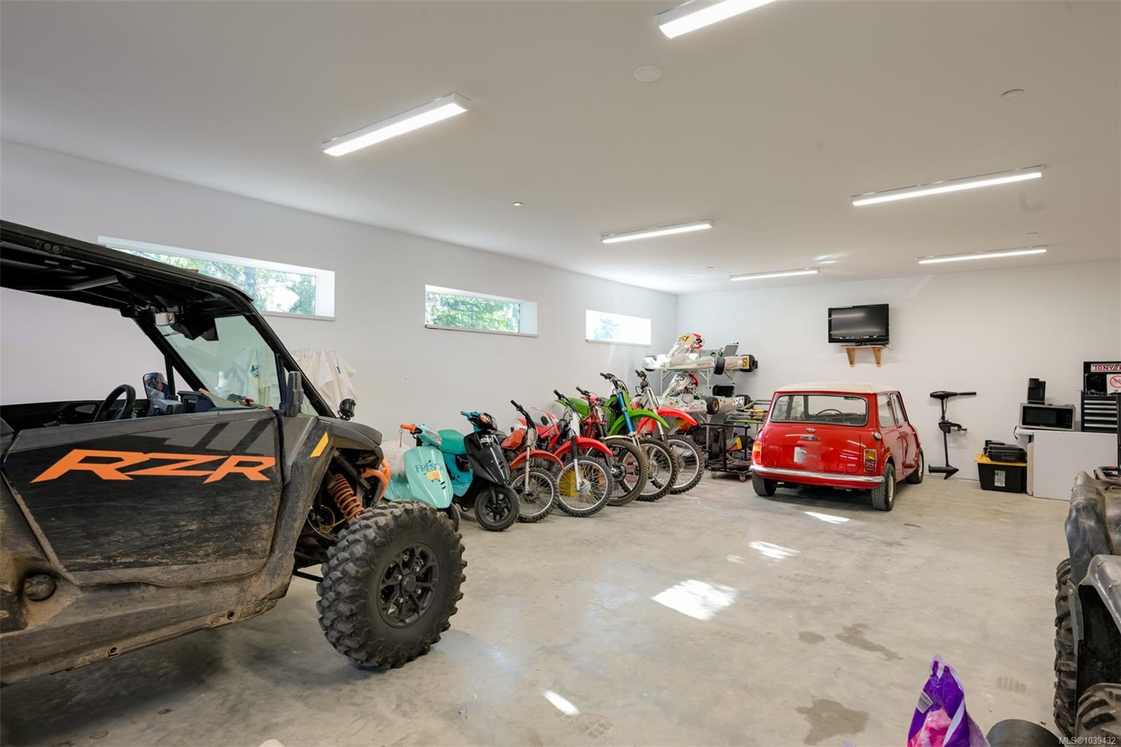 3979 Goldstream Heights Dr