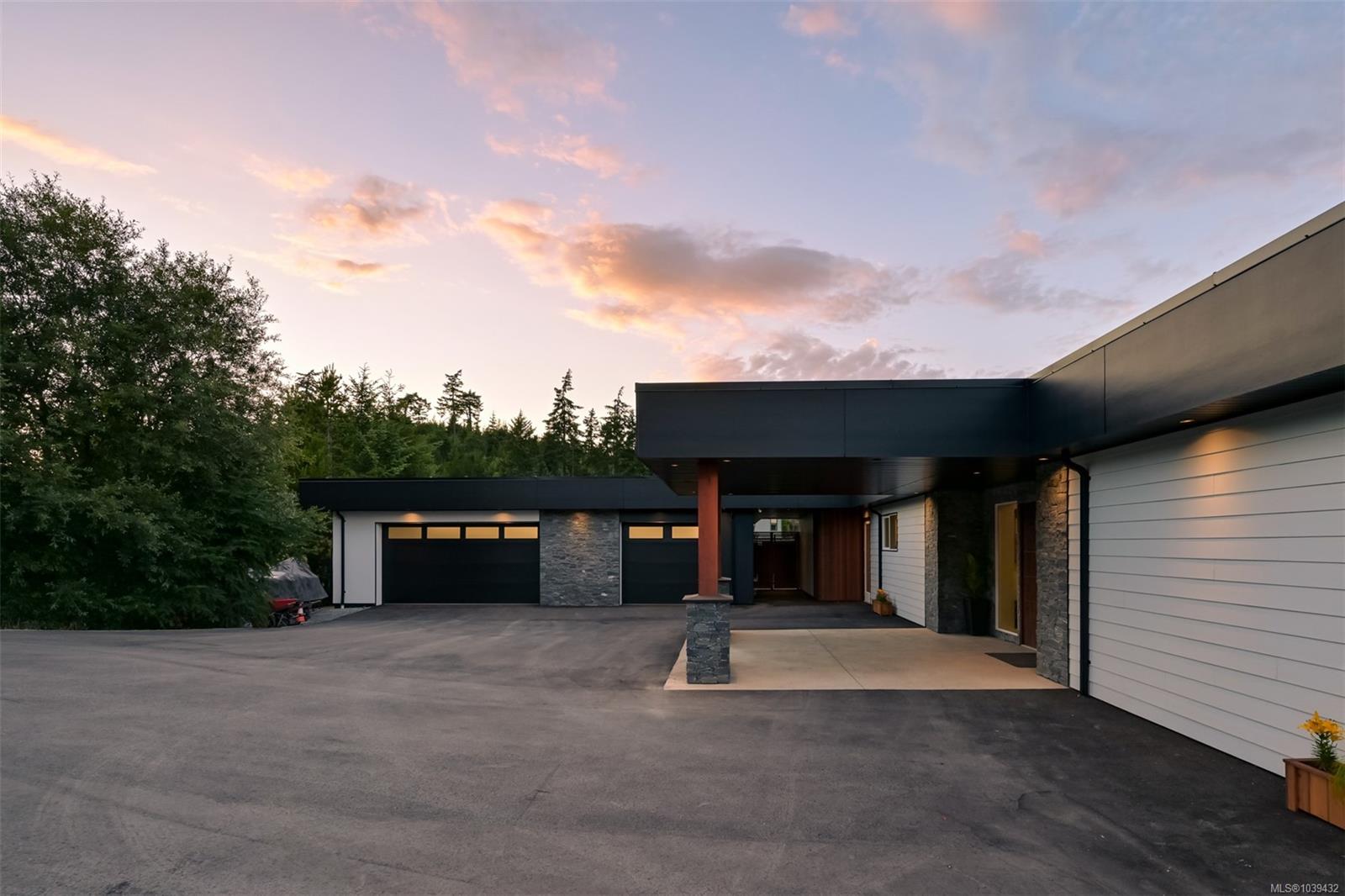 3979 Goldstream Heights Dr