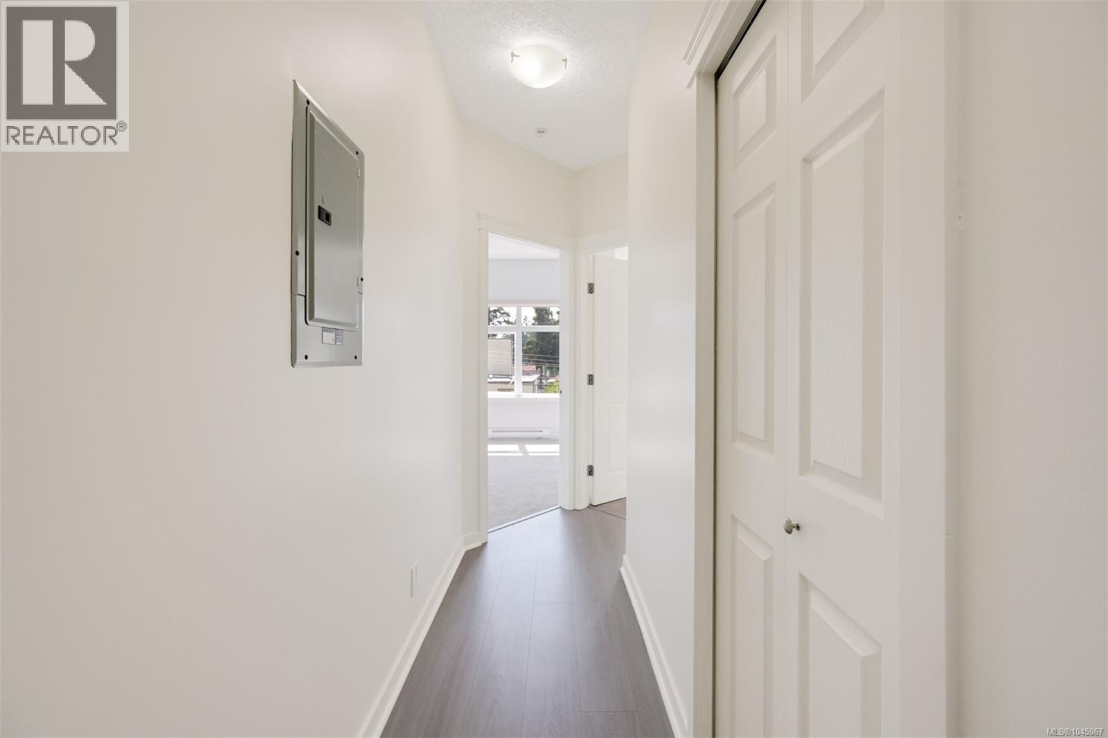 305 2220 Sooke Rd