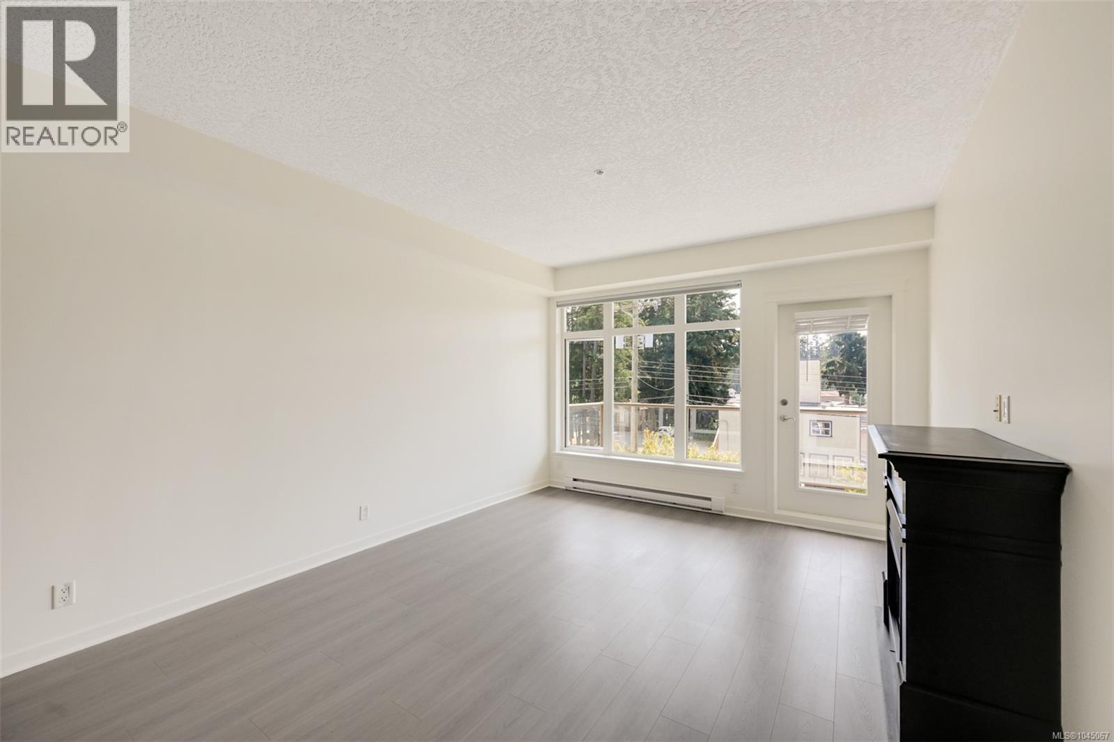 305 2220 Sooke Rd