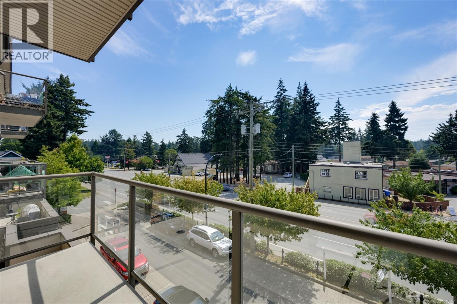 305 2220 Sooke Rd