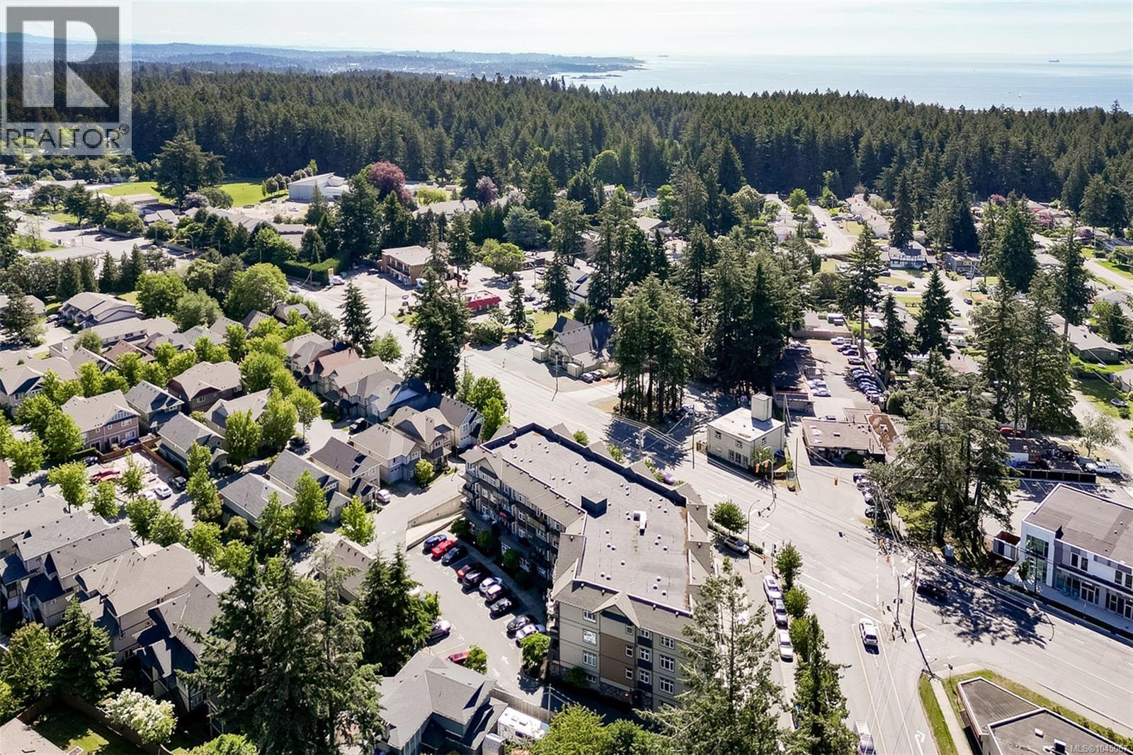 305 2220 Sooke Rd