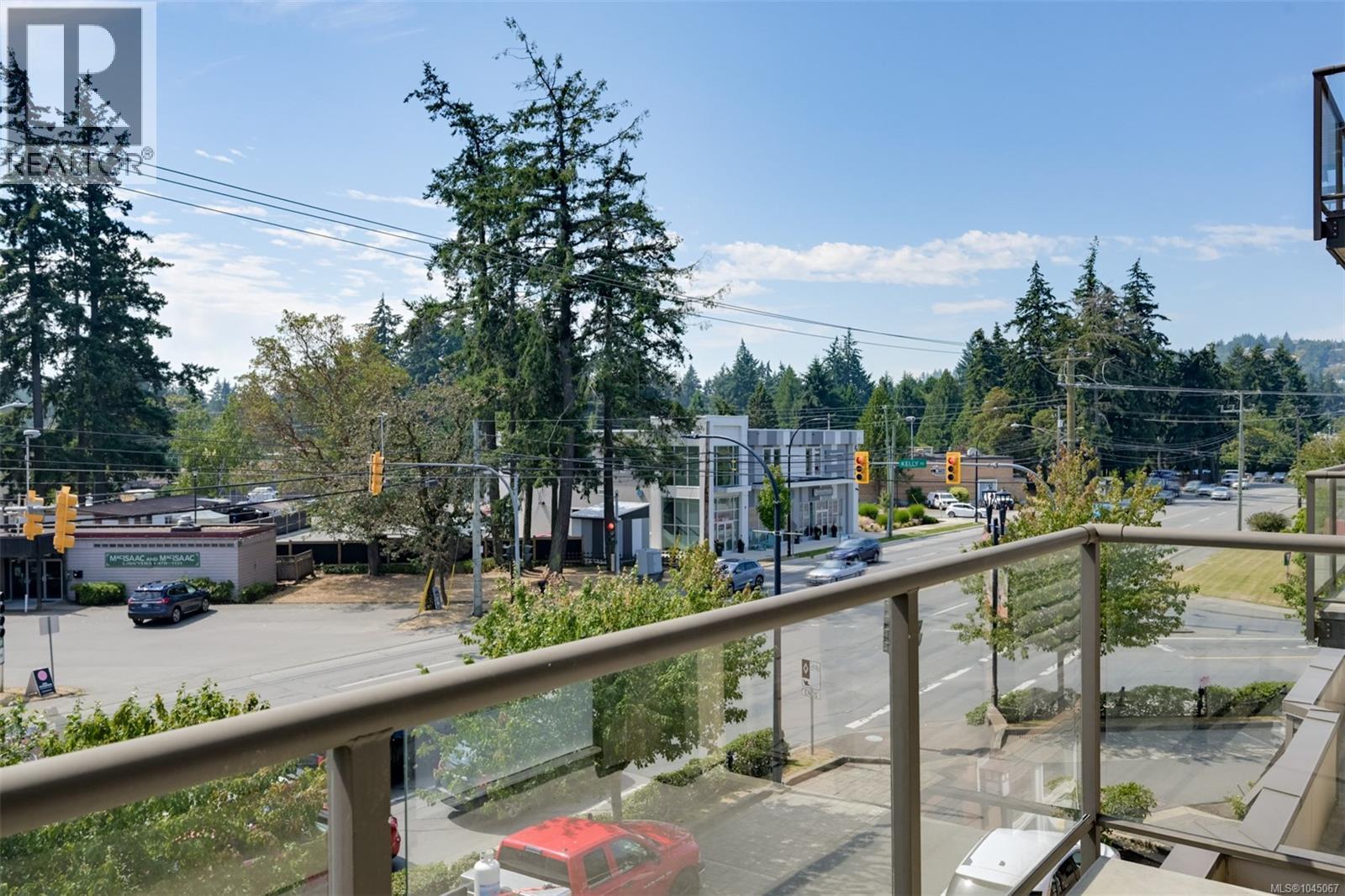 305 2220 Sooke Rd