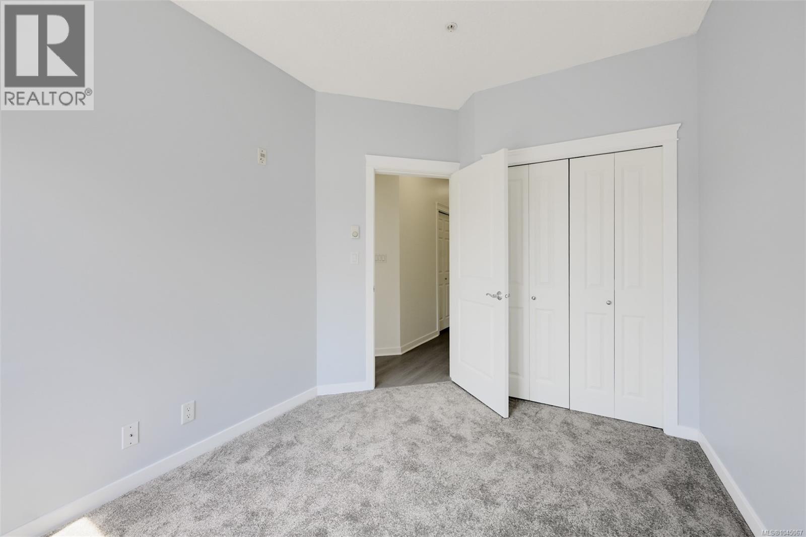 305 2220 Sooke Rd