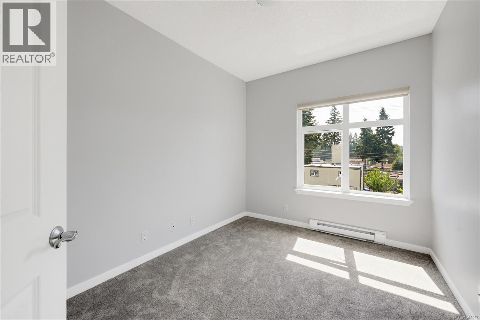 305 2220 Sooke Rd