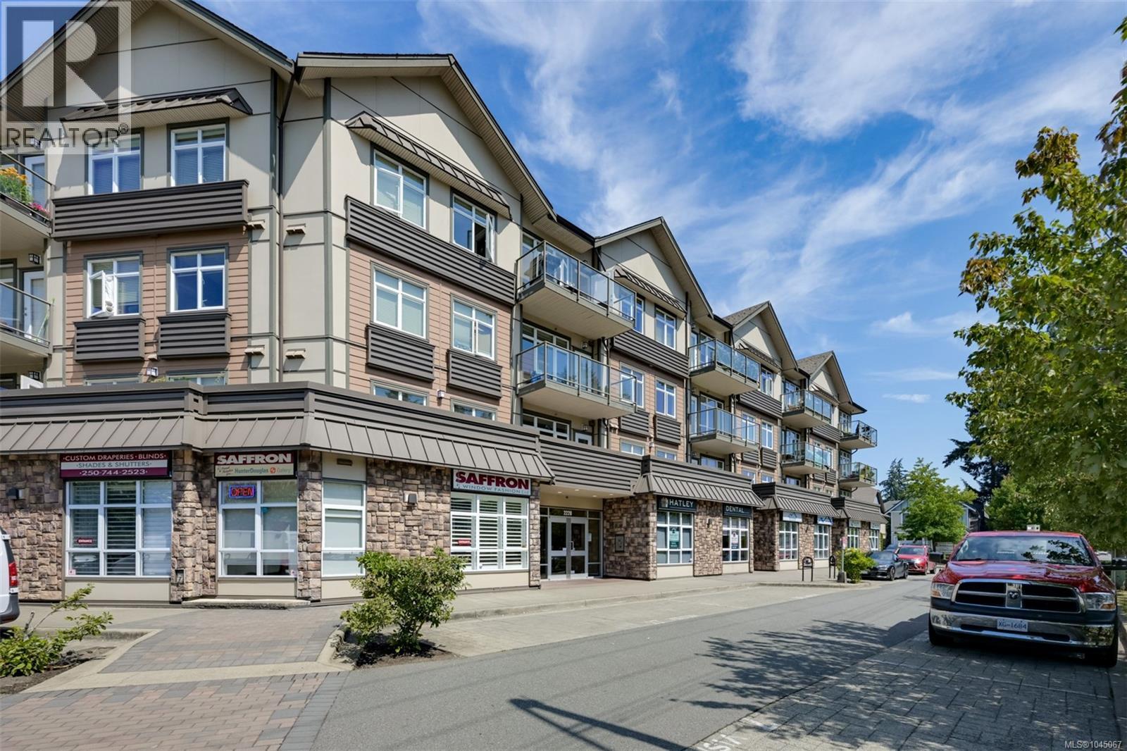305 2220 Sooke Rd